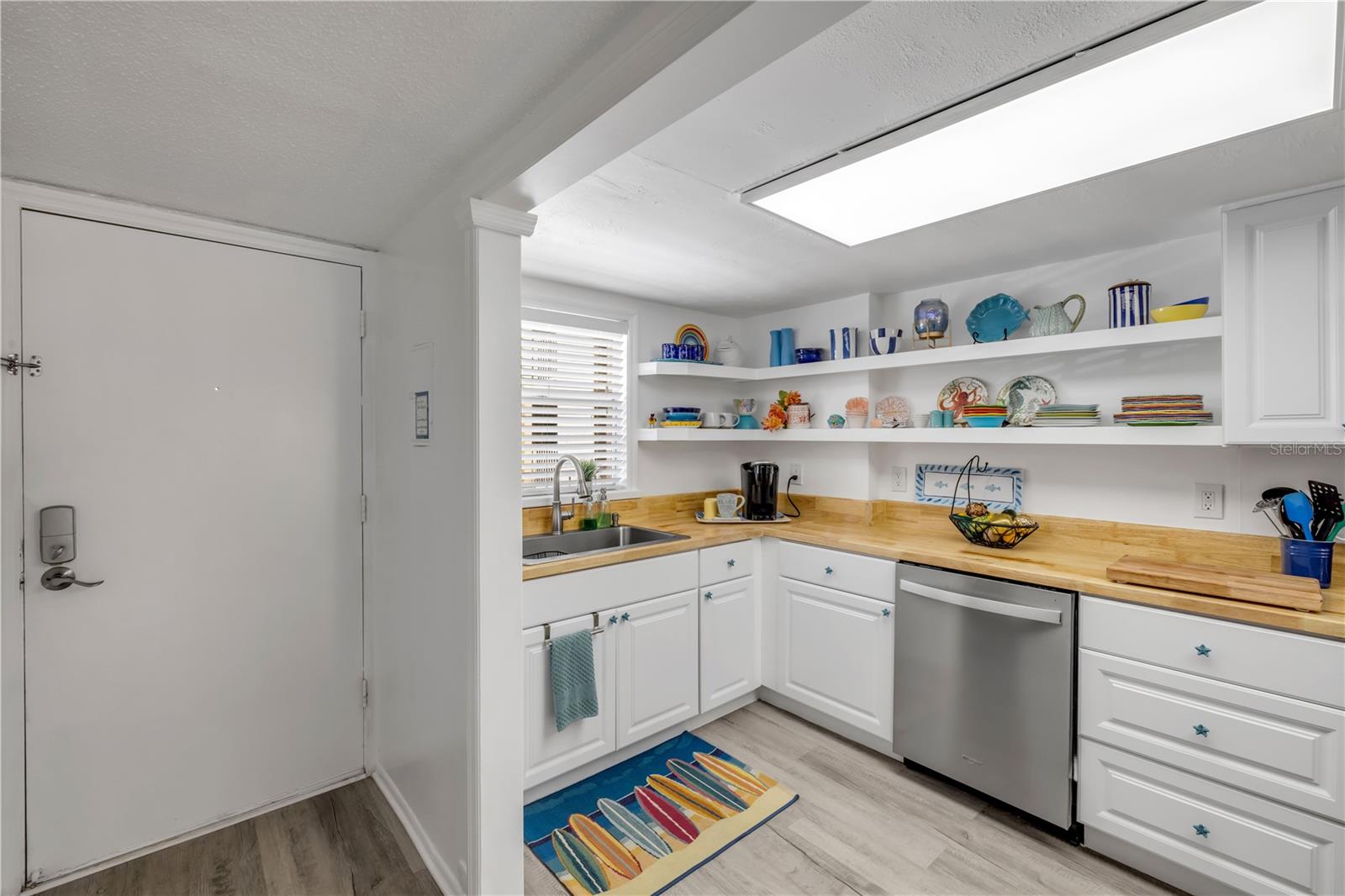 Image 6 of 45 For 3501 Atlantic Avenue 2060