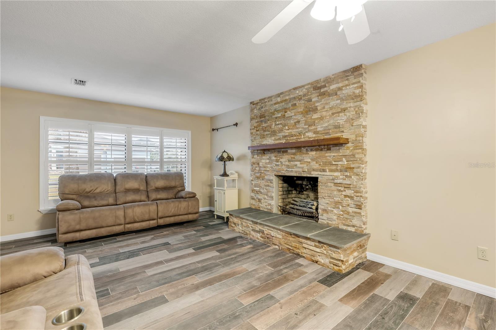 Image 19 of 70 For 602 23rd Street