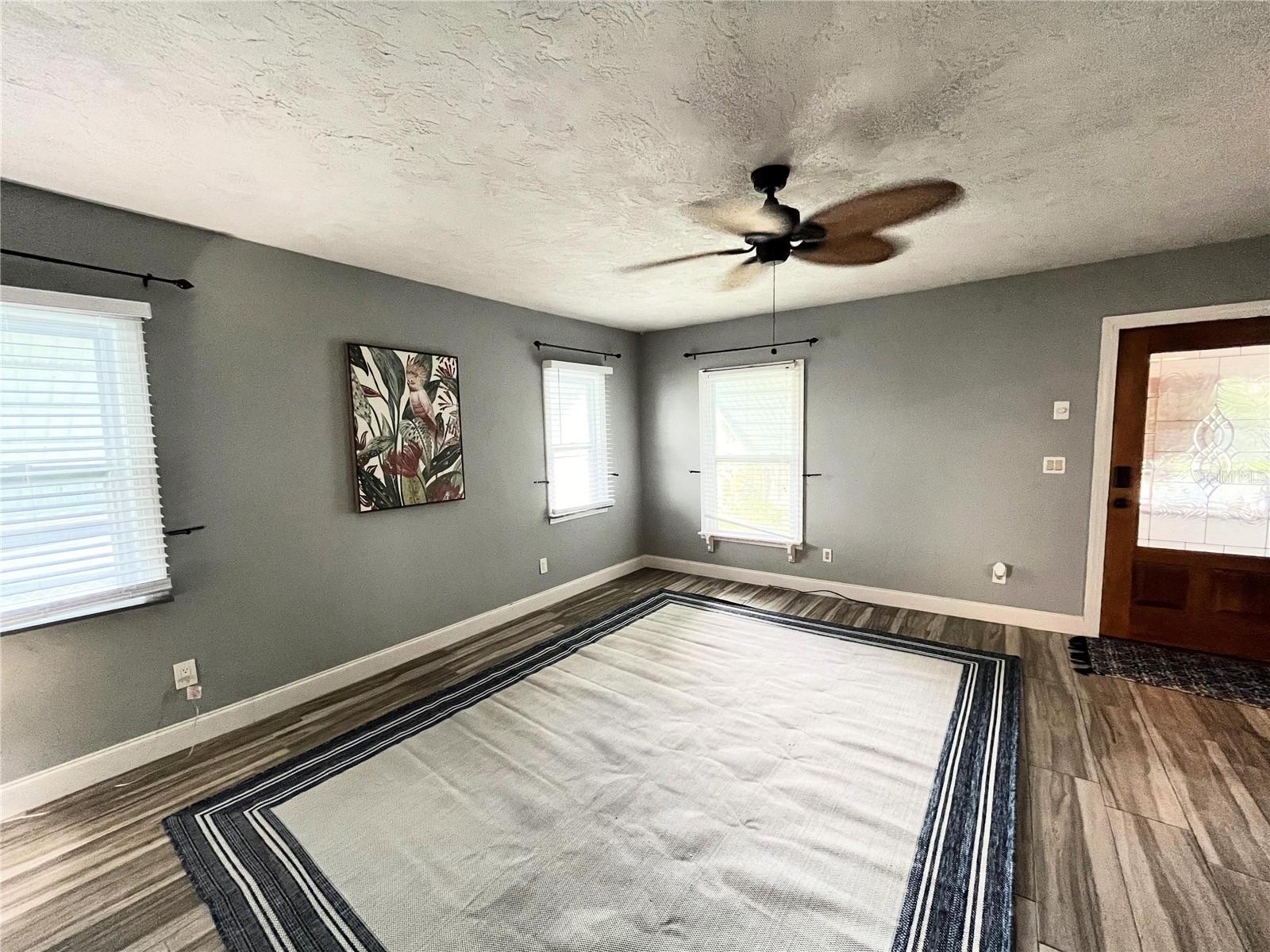 Image 16 of 39 For 617 Dora Street