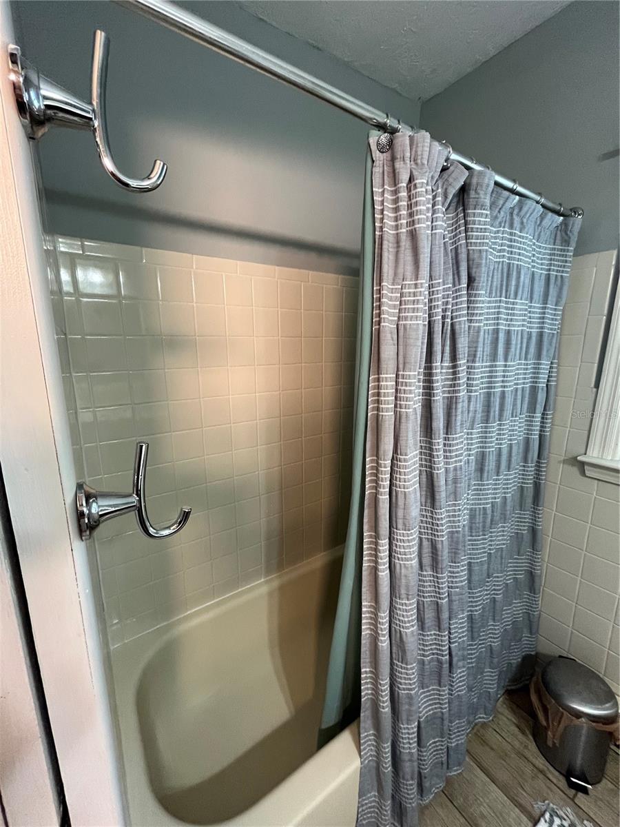 Image 25 of 39 For 617 Dora Street