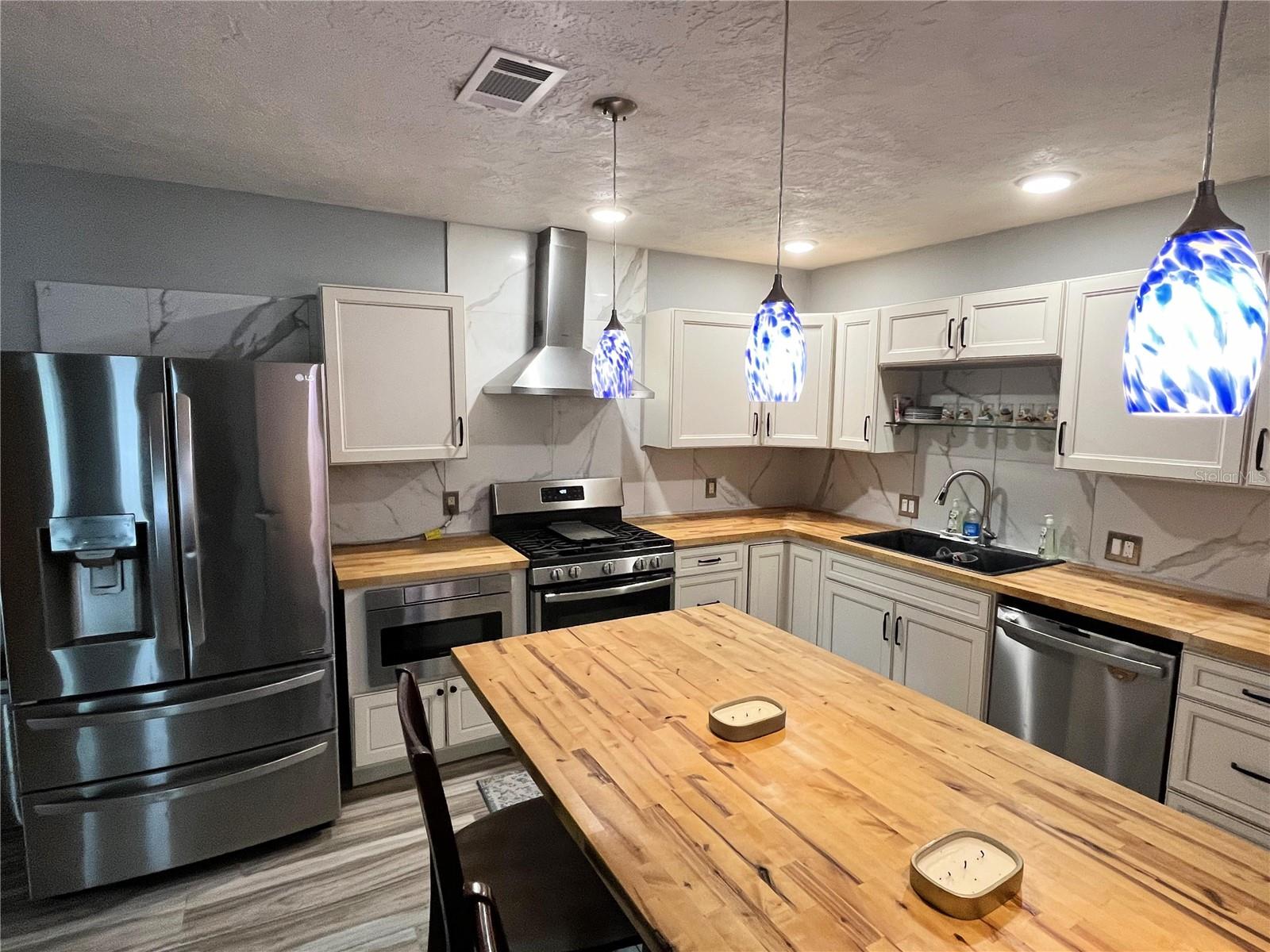 Image 6 of 39 For 617 Dora Street