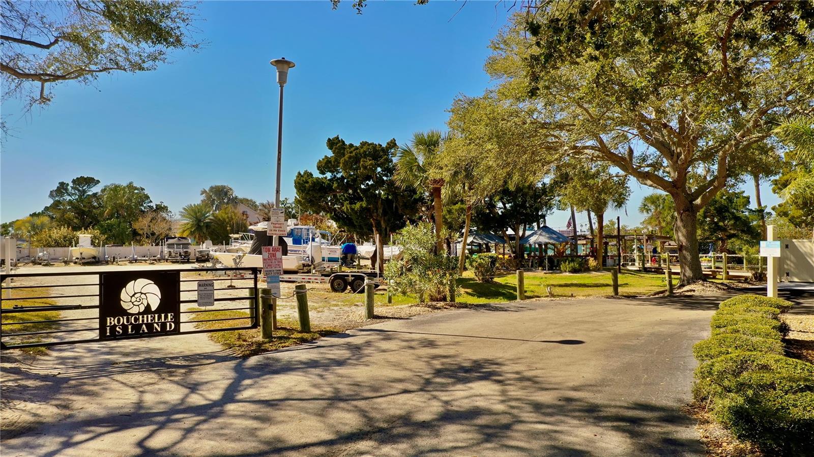 Image 28 of 31 For 468 Bouchelle Drive 128