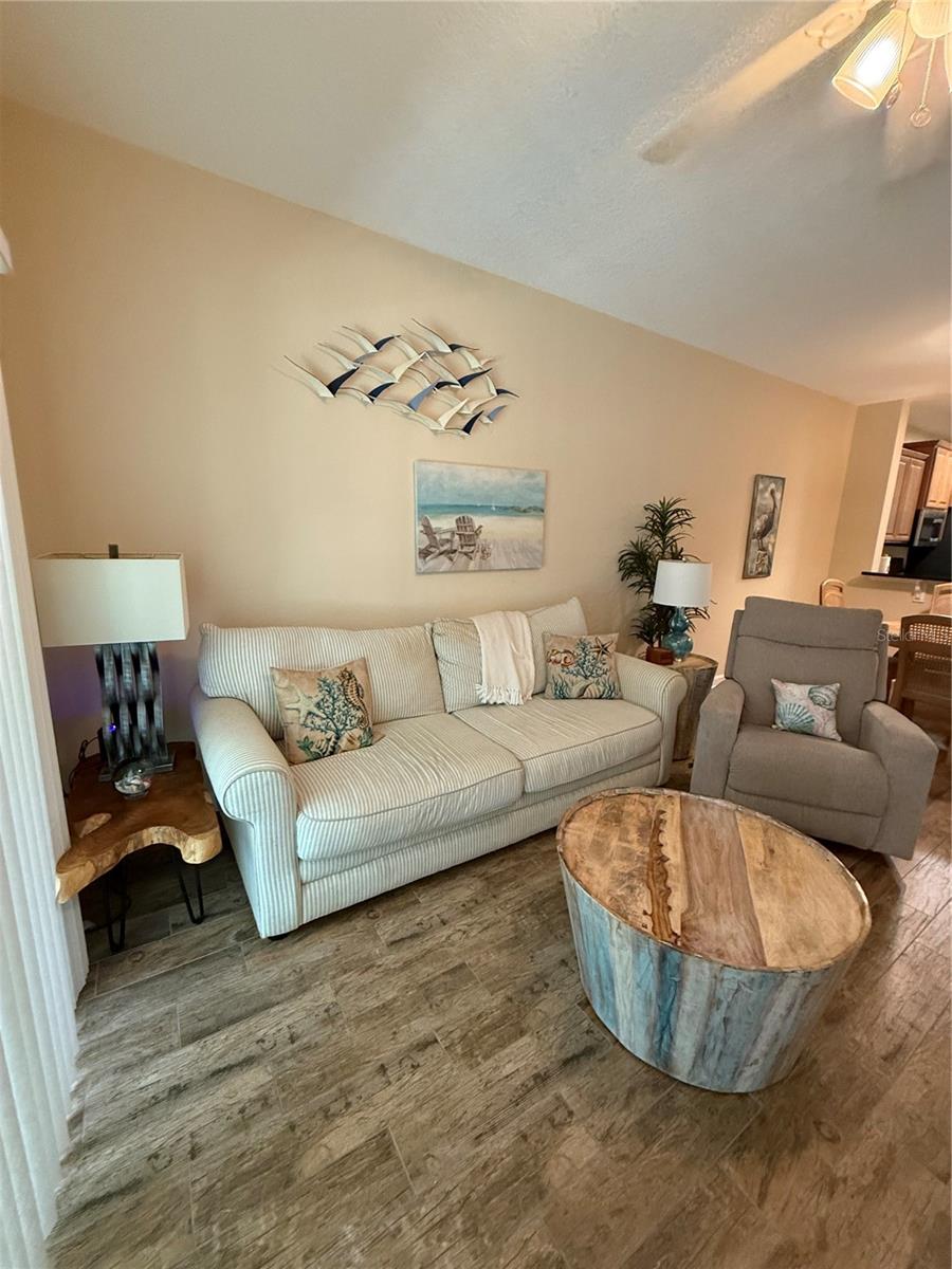 Image 9 of 31 For 468 Bouchelle Drive 128