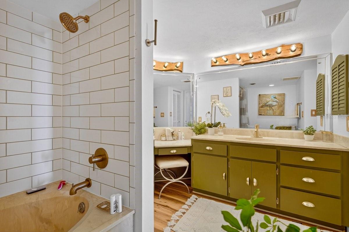 Image 32 of 54 For 3003 Atlantic Avenue 3b3