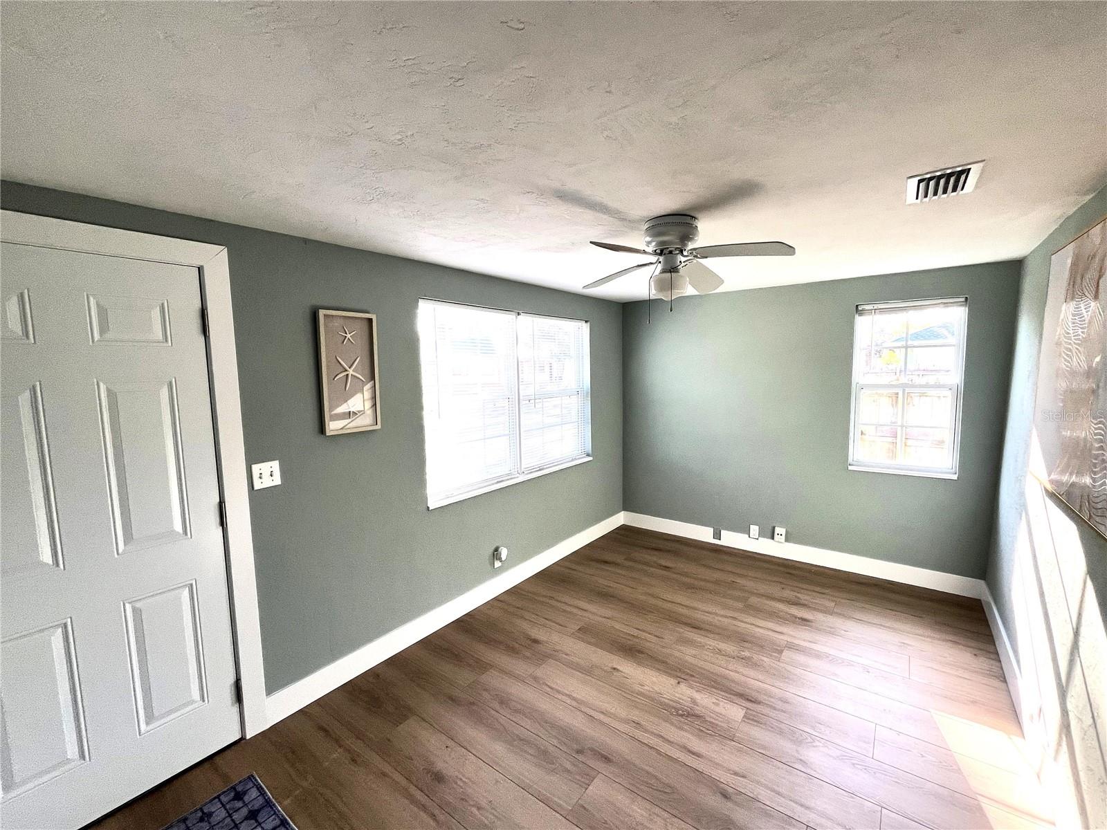 Image 10 of 33 For 448 Palm Street