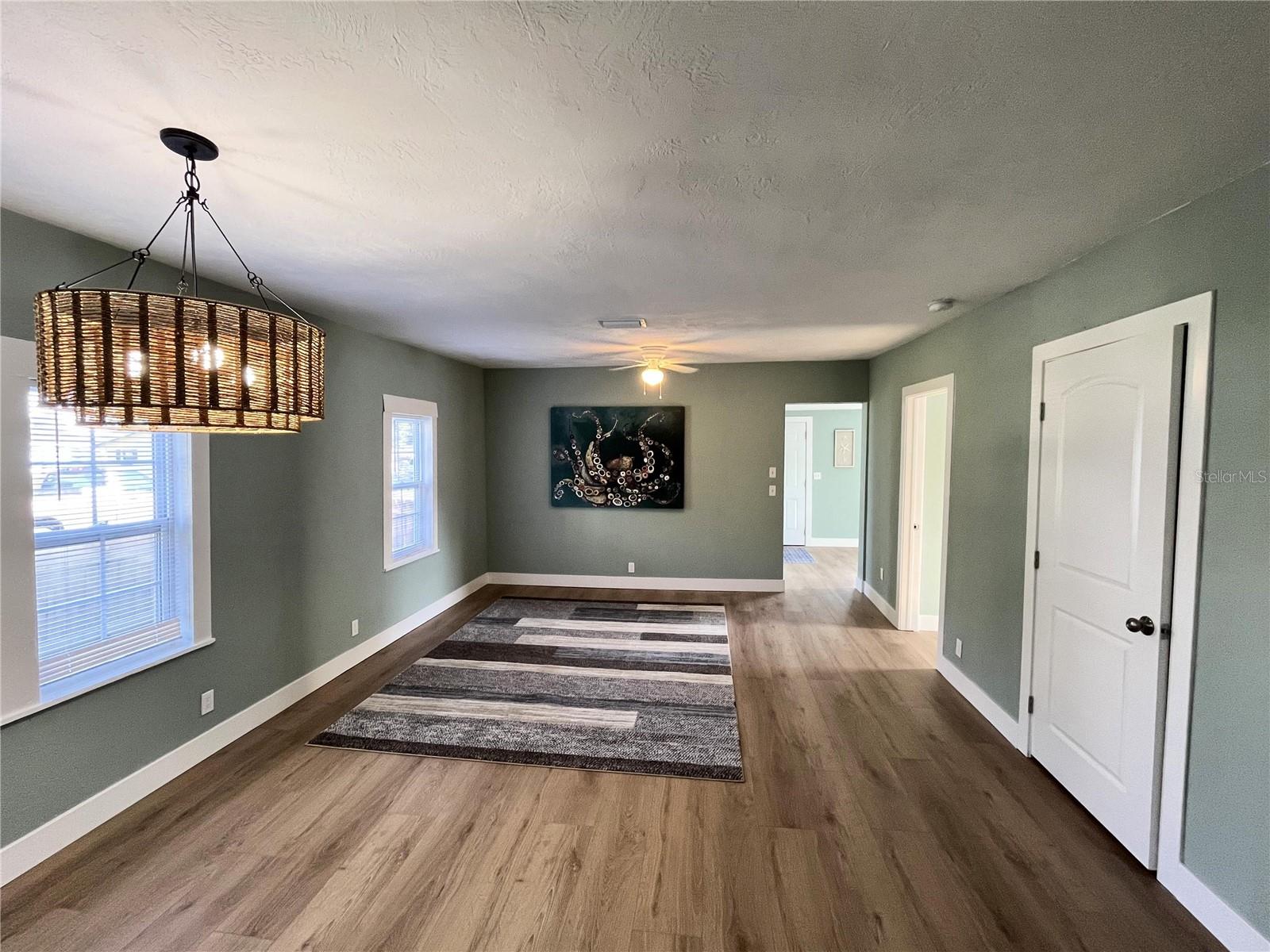 Image 17 of 33 For 448 Palm Street