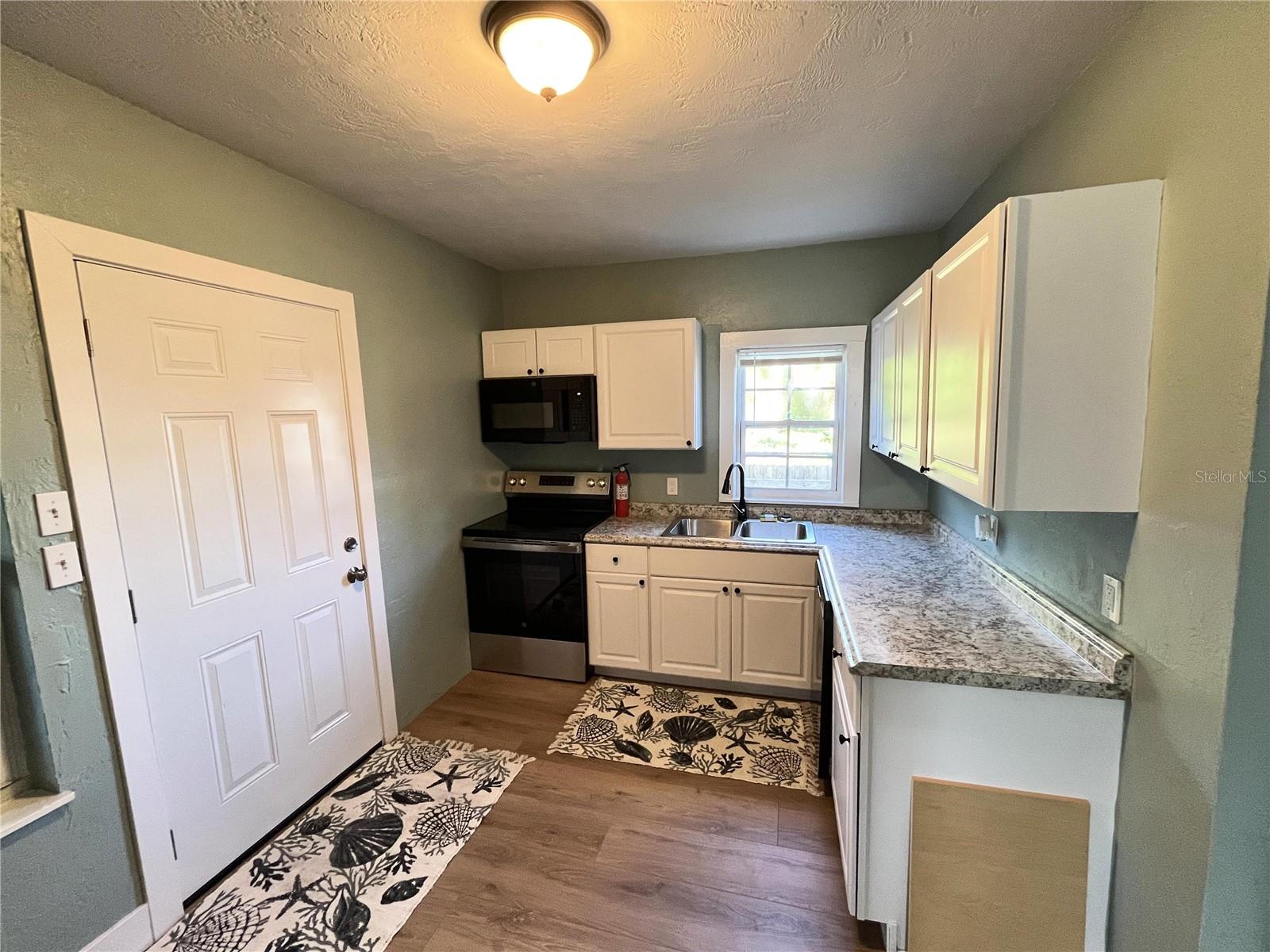 Image 20 of 33 For 448 Palm Street