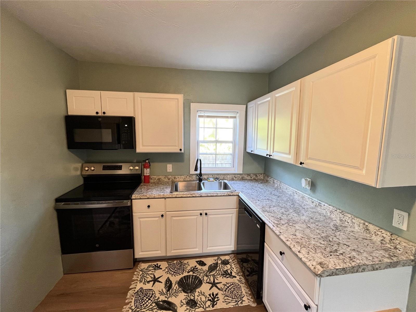 Image 22 of 33 For 448 Palm Street