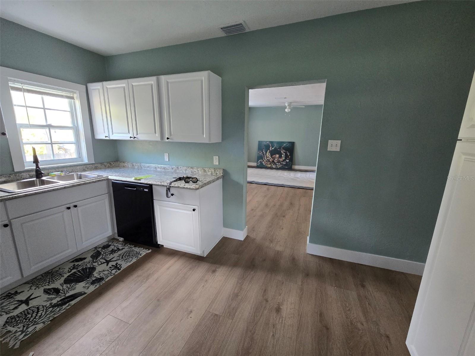 Image 4 of 33 For 448 Palm Street