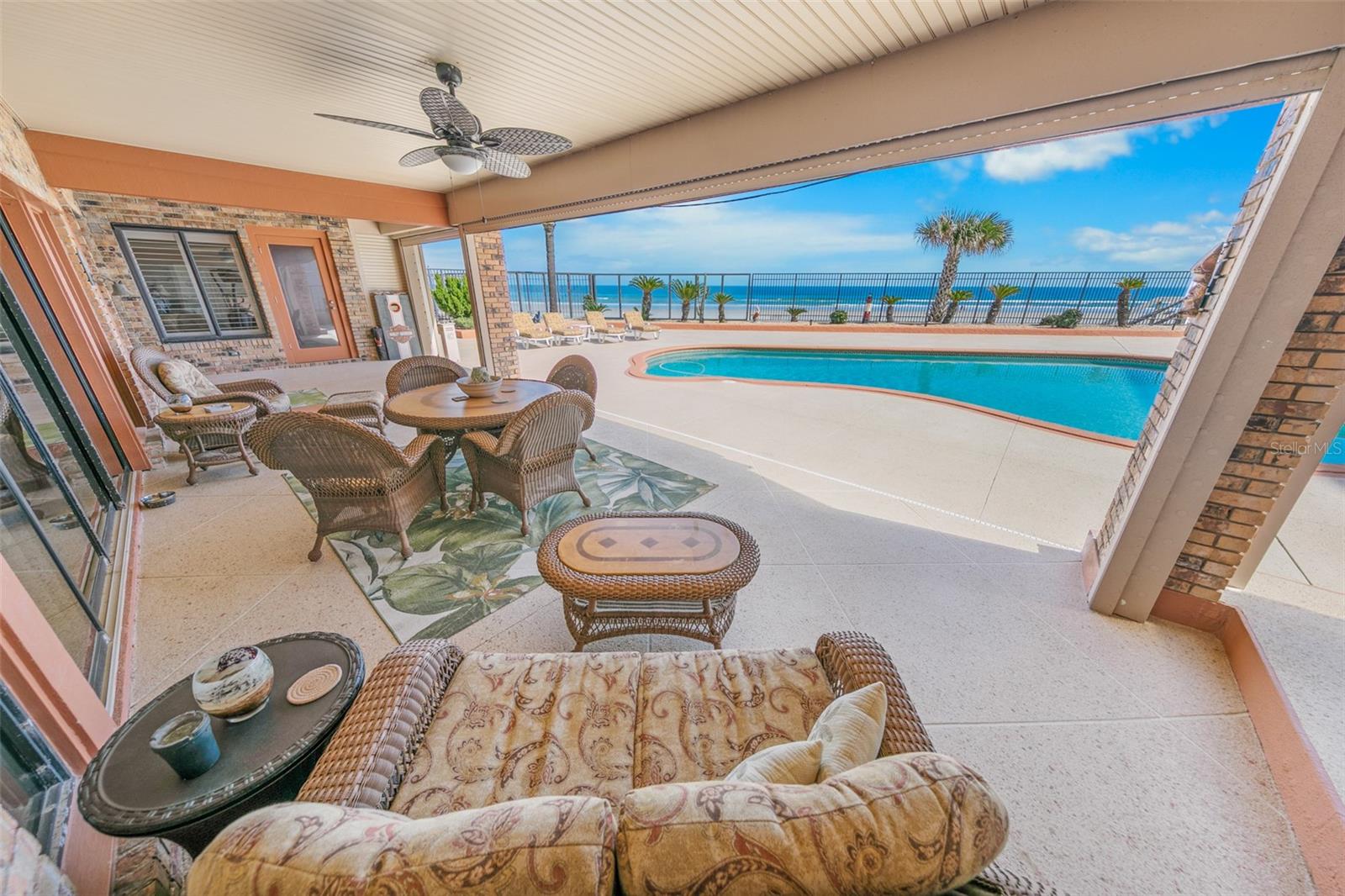 Image 11 of 77 For 4693 Atlantic Avenue