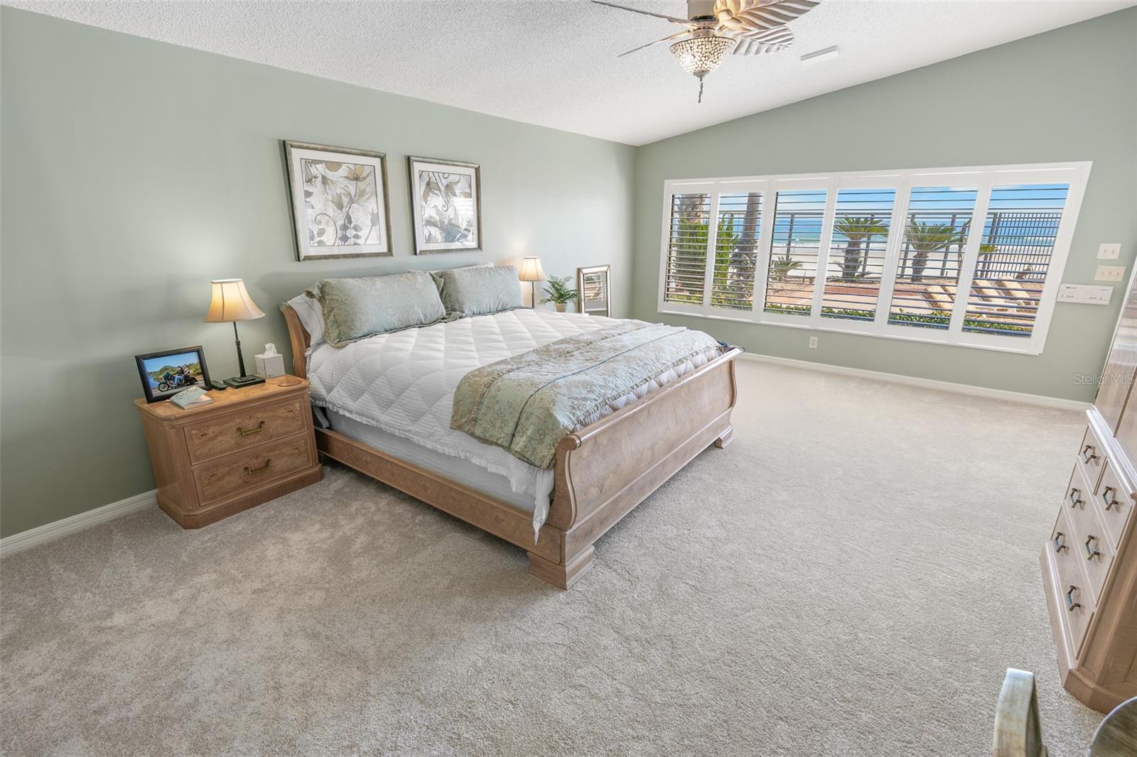 Image 21 of 77 For 4693 Atlantic Avenue