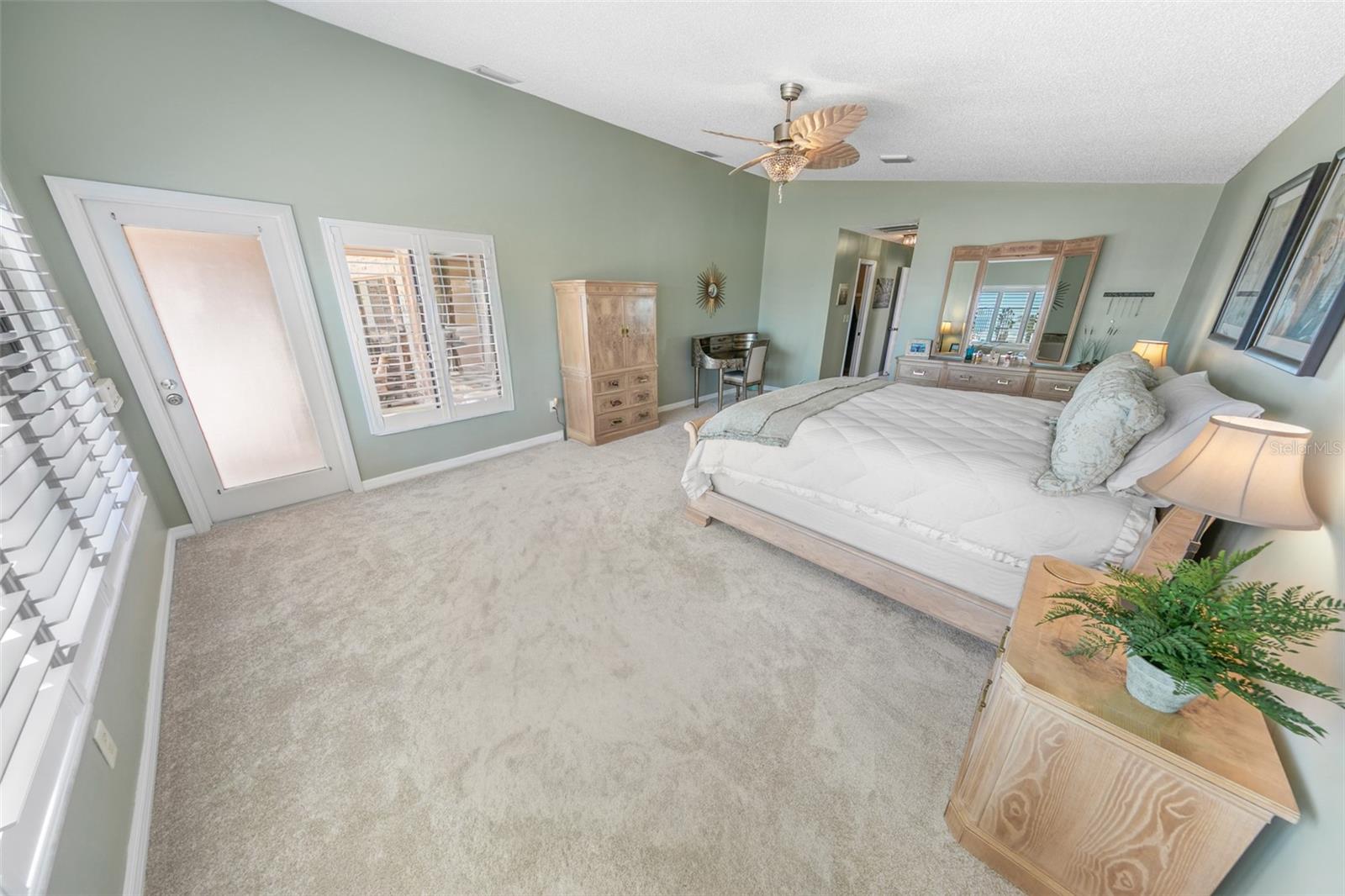 Image 24 of 77 For 4693 Atlantic Avenue