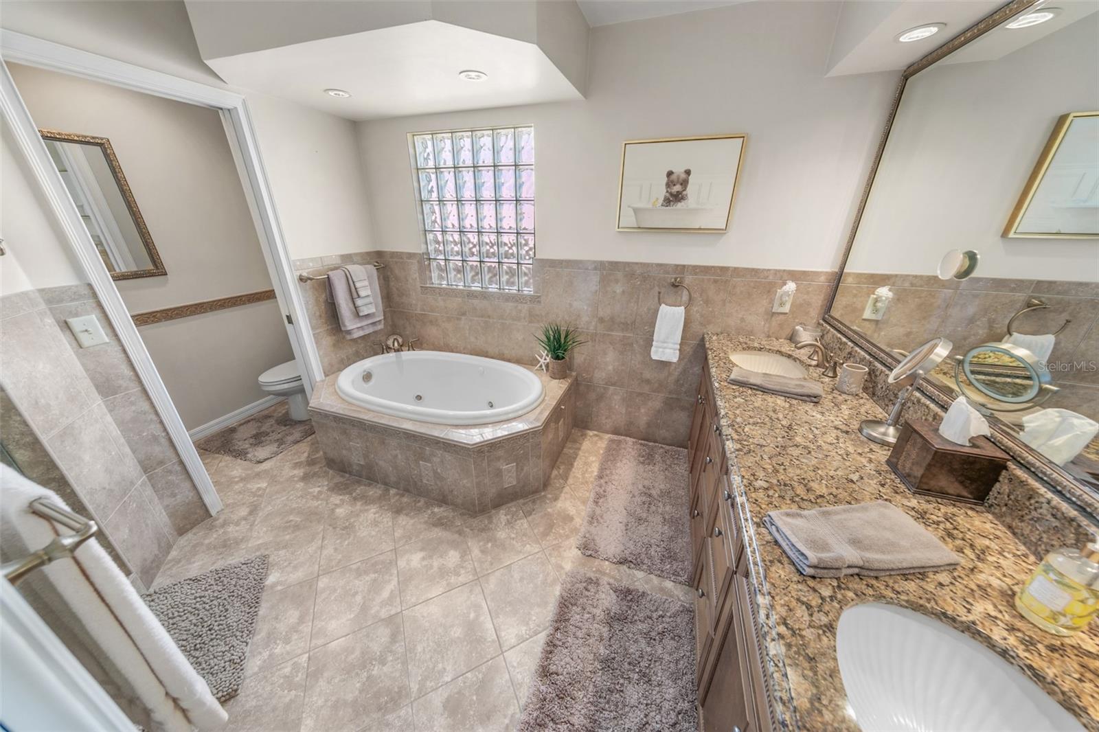 Image 25 of 77 For 4693 Atlantic Avenue