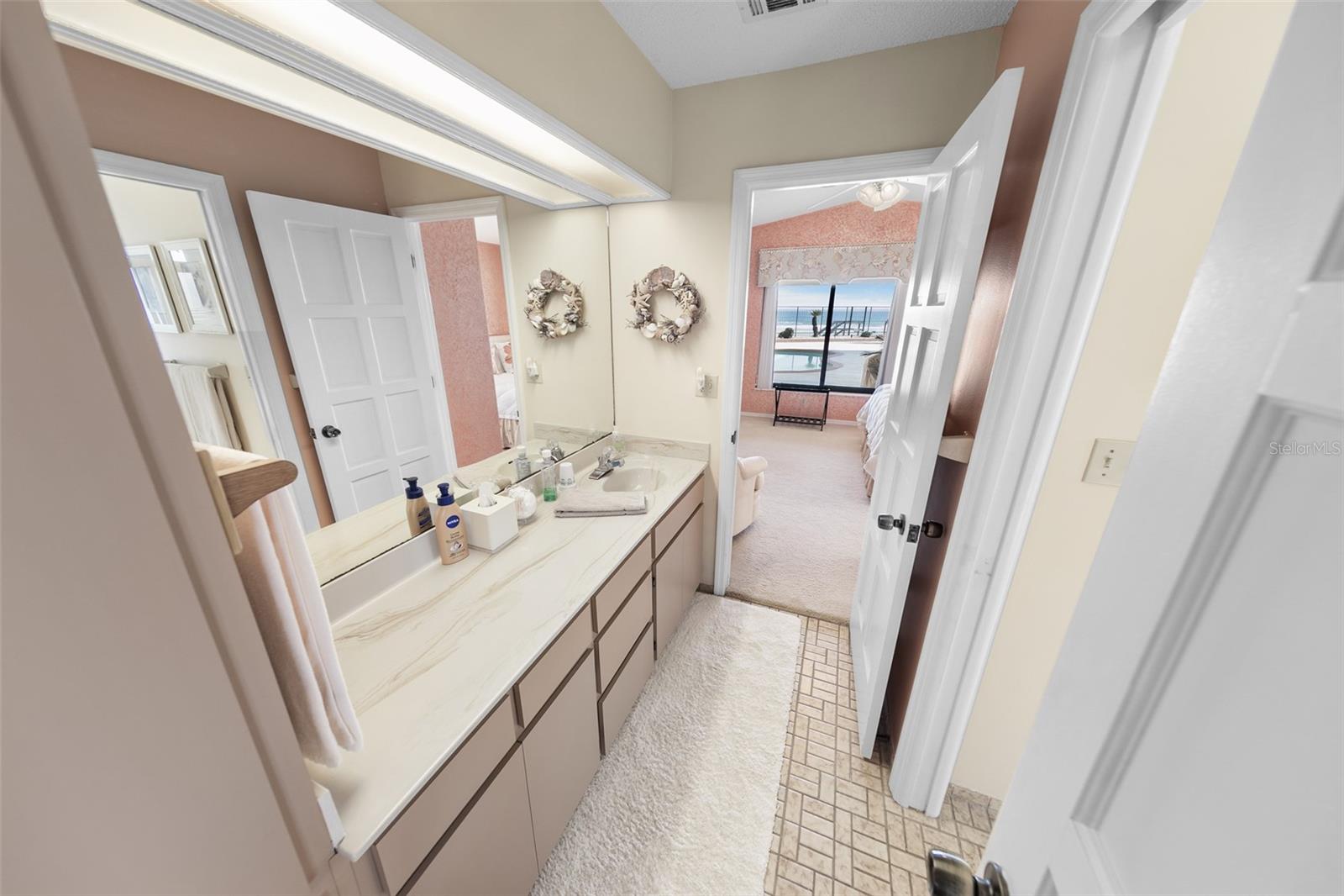 Image 34 of 77 For 4693 Atlantic Avenue