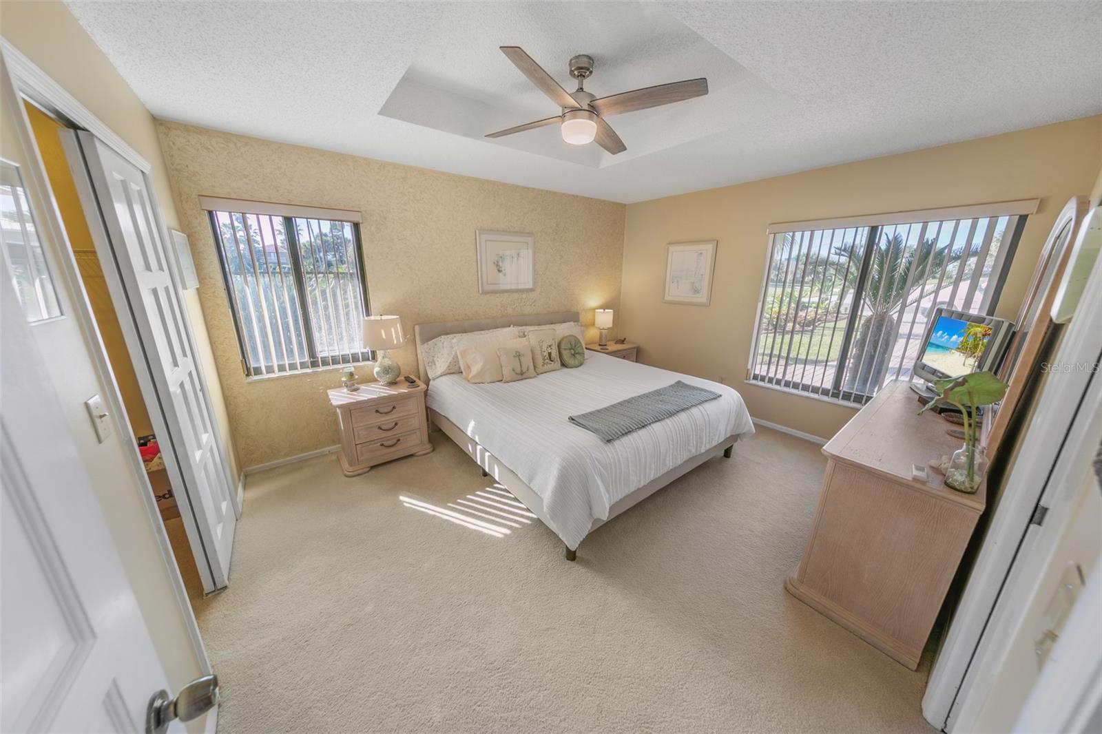 Image 39 of 77 For 4693 Atlantic Avenue