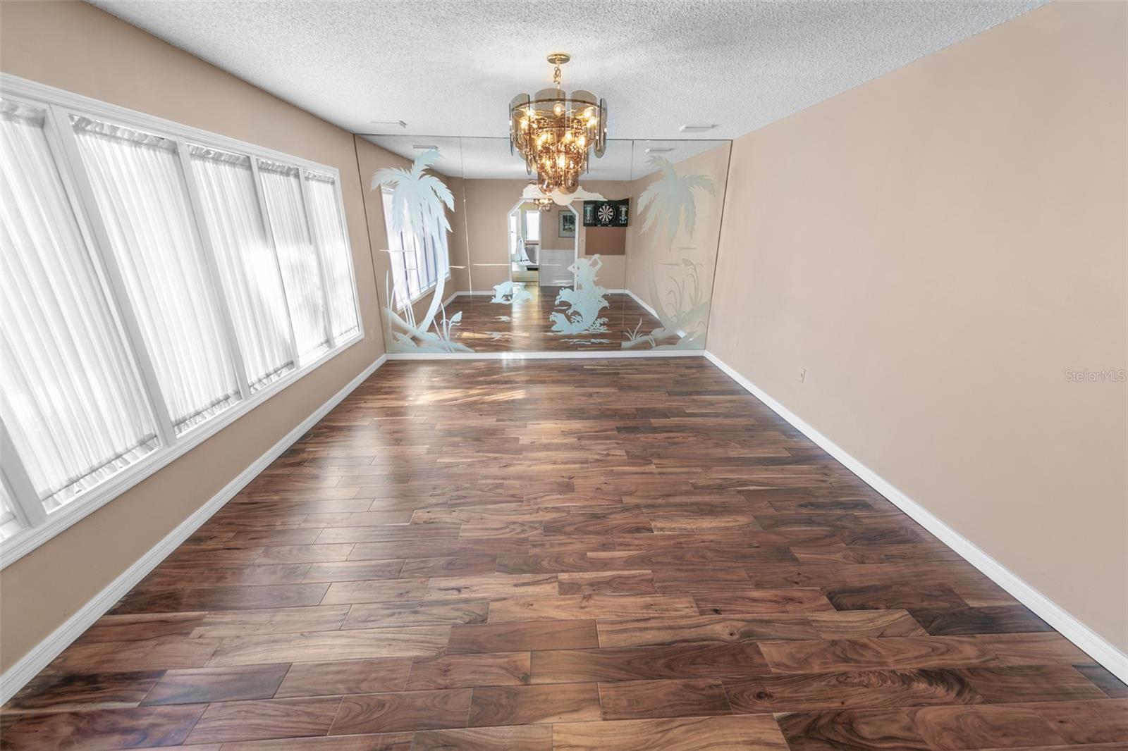 Image 49 of 77 For 4693 Atlantic Avenue