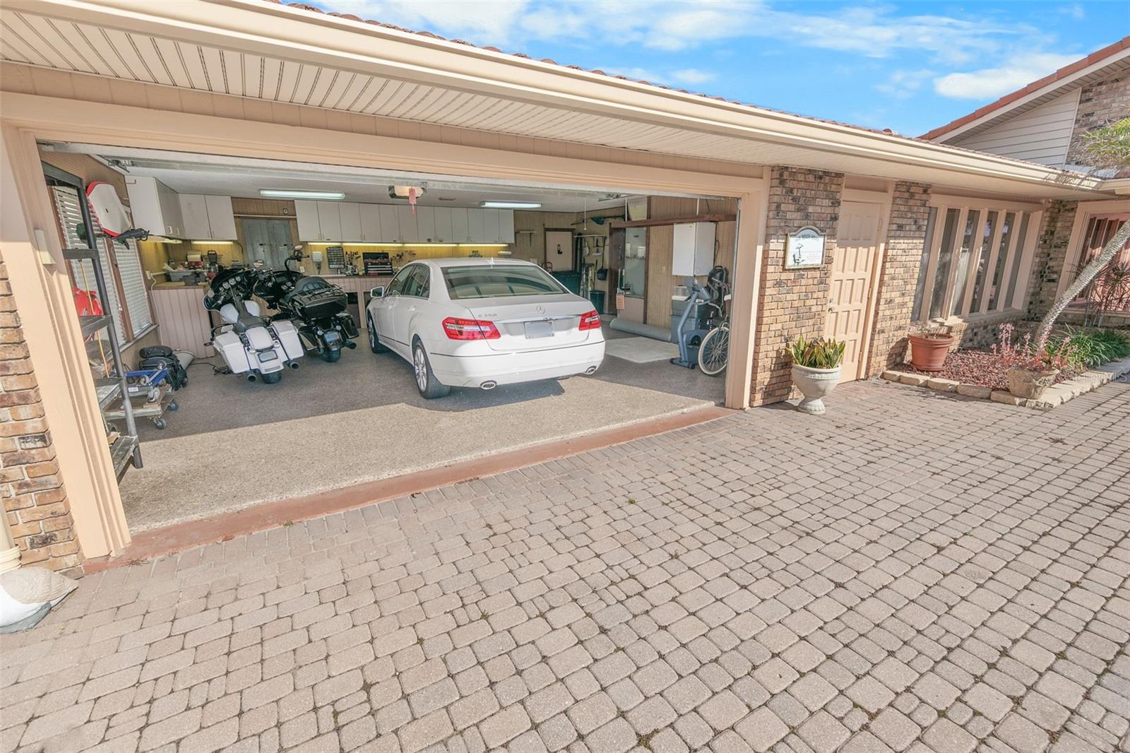 Image 55 of 77 For 4693 Atlantic Avenue