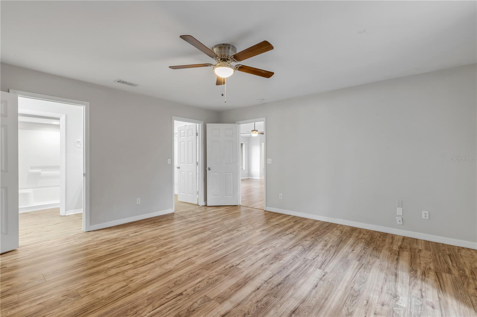 Image 11 of 25 For 1842 Evergreen Drive