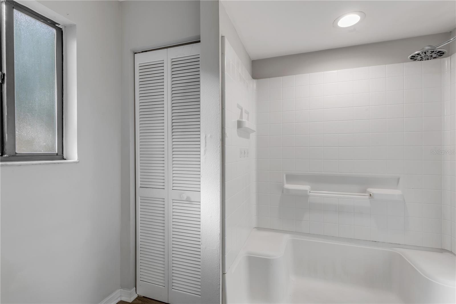 Image 14 of 25 For 1842 Evergreen Drive