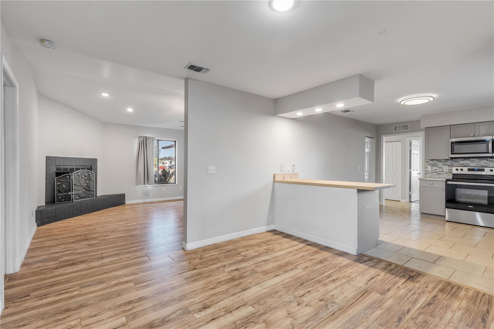 Image 5 of 25 For 1842 Evergreen Drive