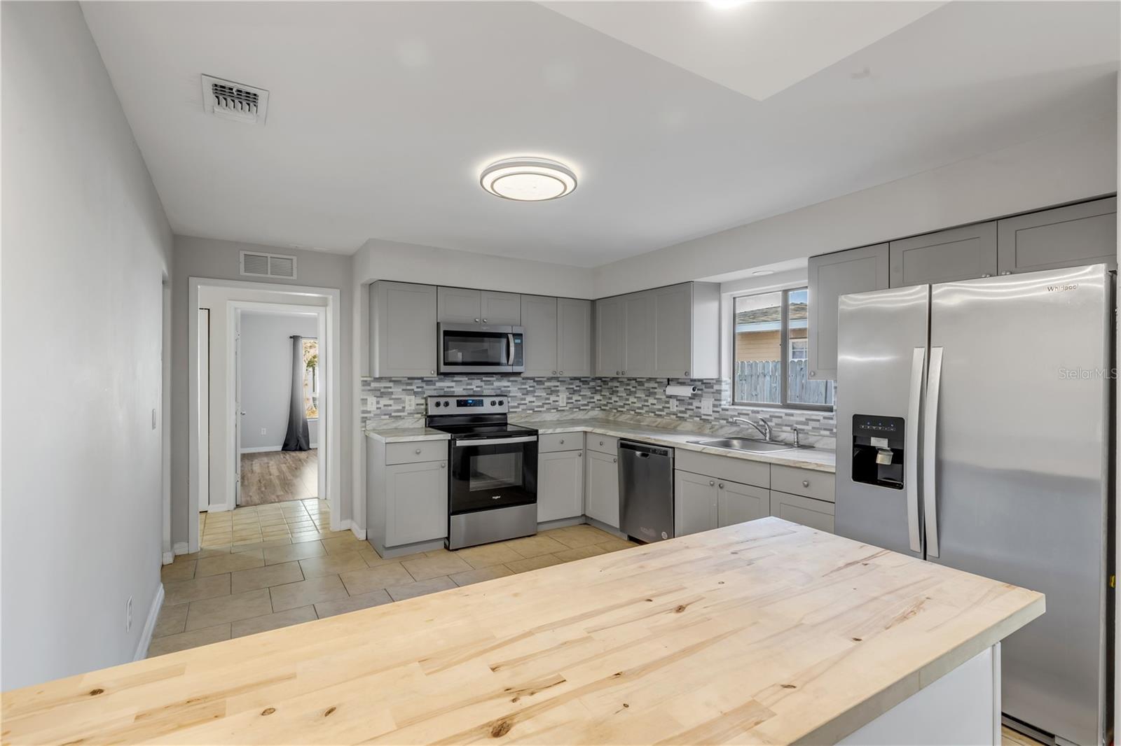 Image 7 of 25 For 1842 Evergreen Drive