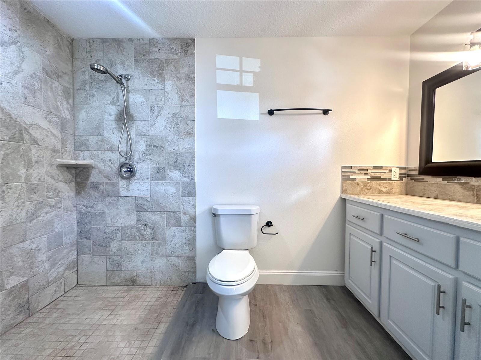 Image 15 of 29 For 200 28th Street