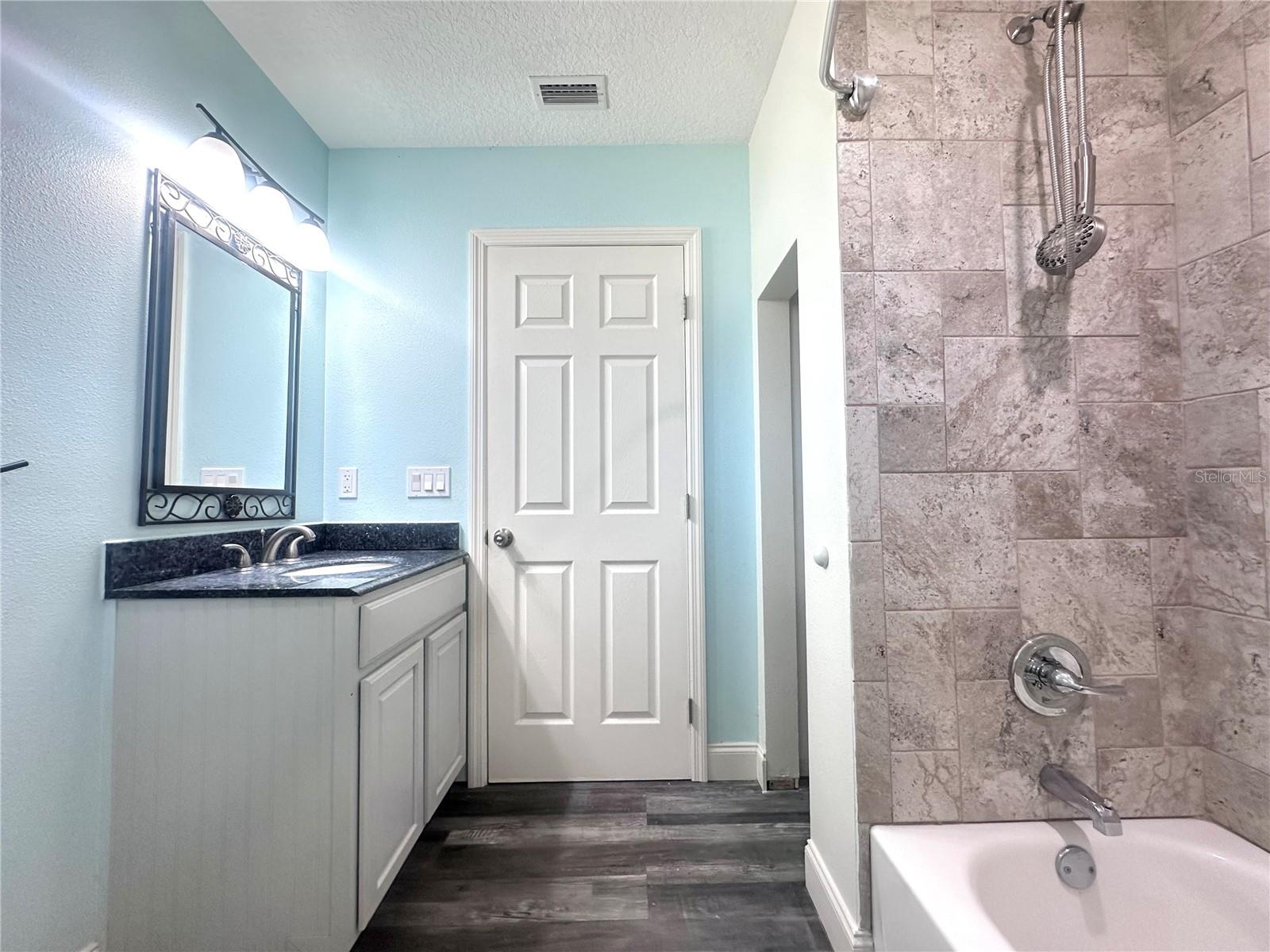 Image 22 of 29 For 200 28th Street