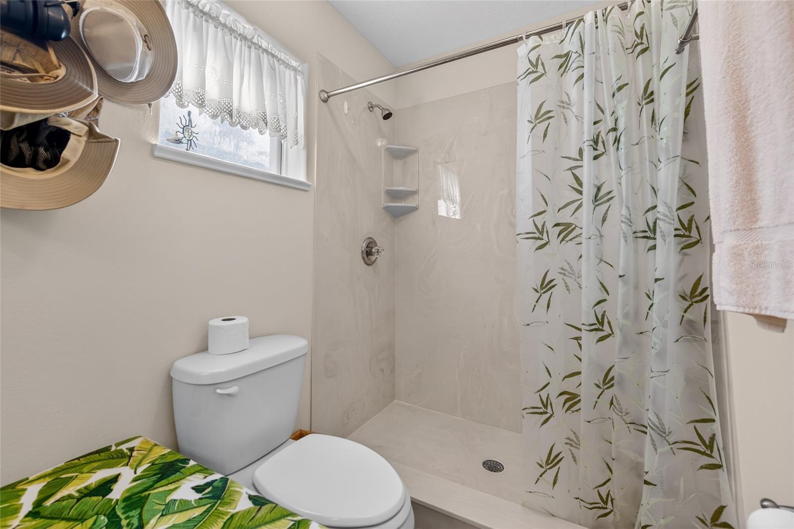 Image 36 of 56 For 4365 Burkholm