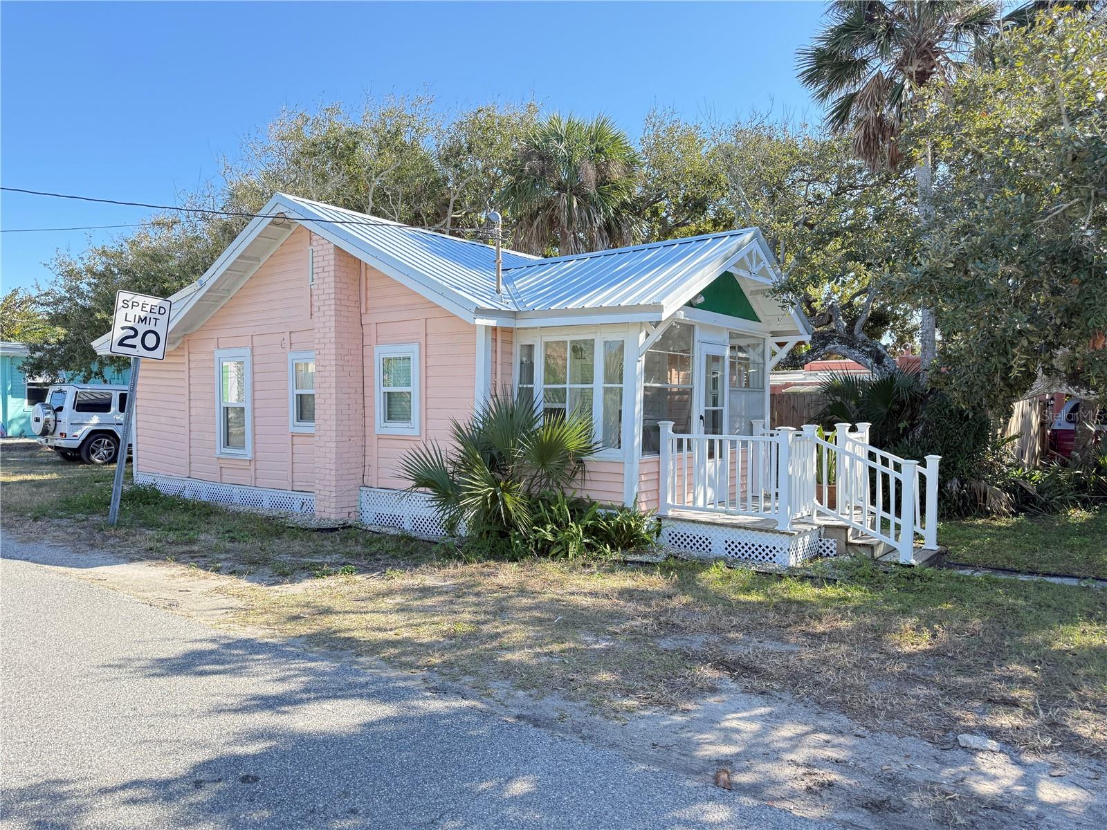 Details for 207 Pine Street, NEW SMYRNA BEACH, FL 32169