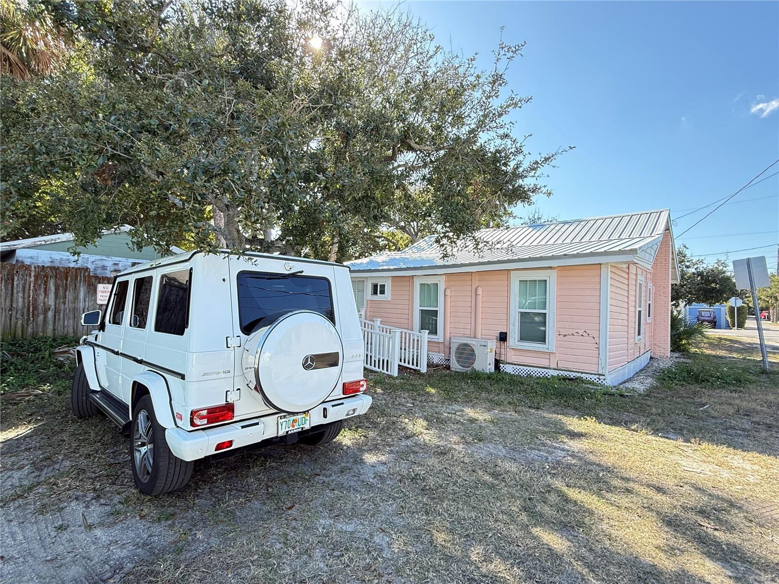 Image 12 of 18 For 207 Pine Street