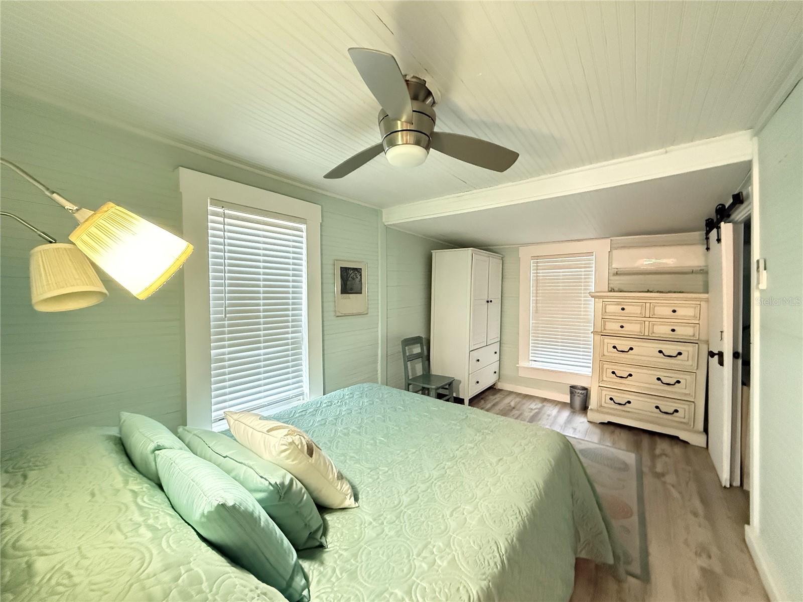 Image 4 of 18 For 207 Pine Street