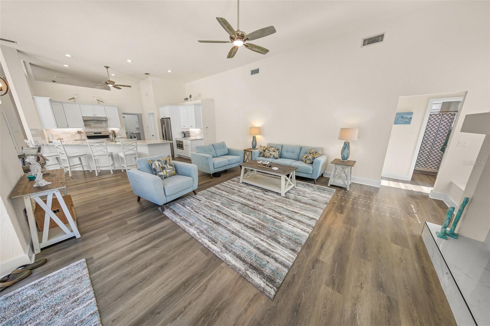 Image 17 of 54 For 14 Kelly Bea Court