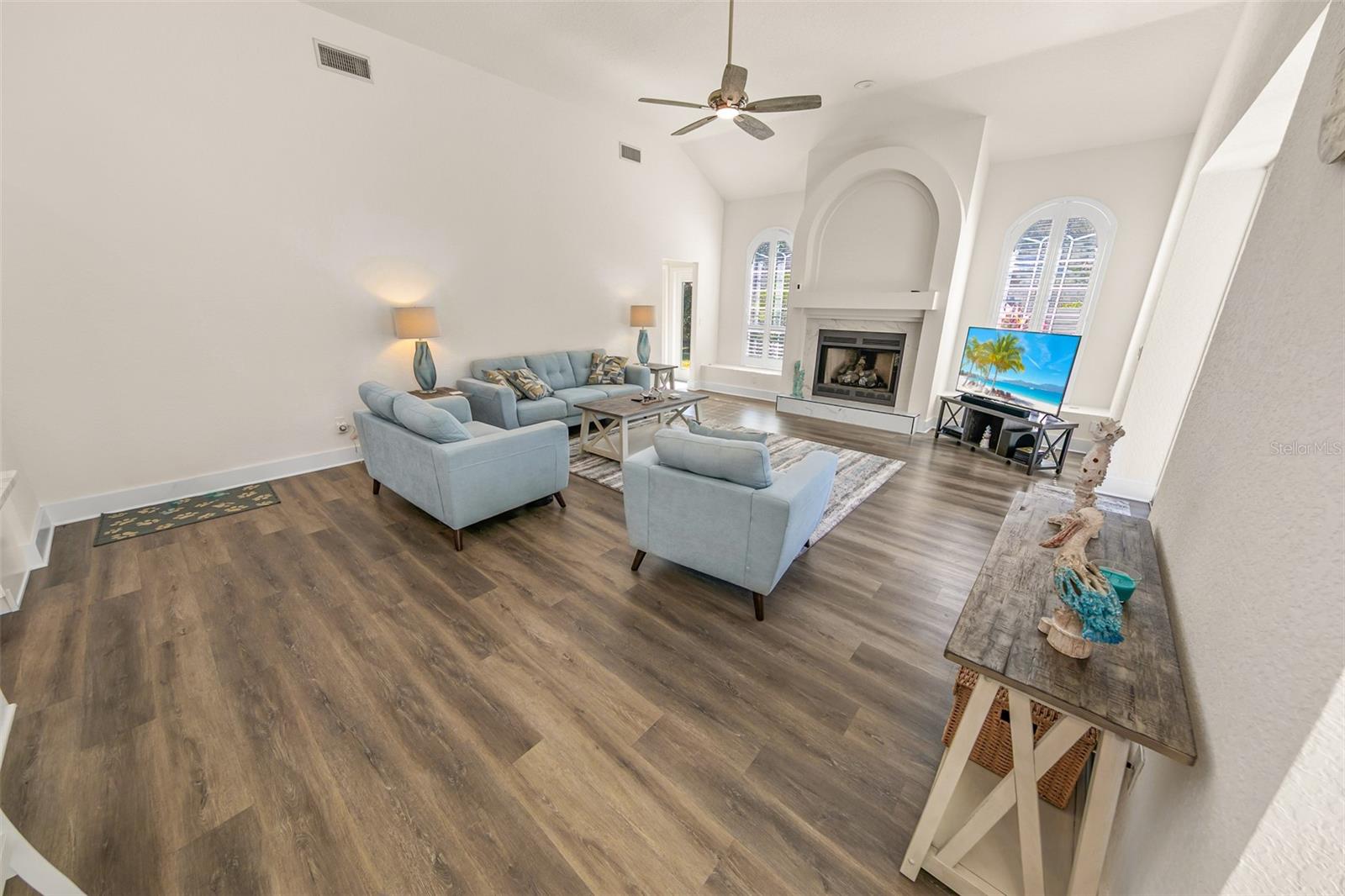 Image 19 of 54 For 14 Kelly Bea Court