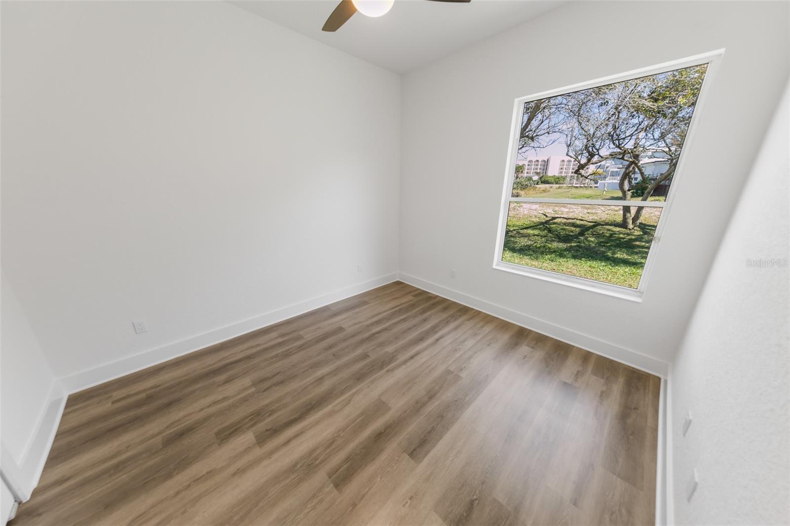 Image 36 of 54 For 14 Kelly Bea Court