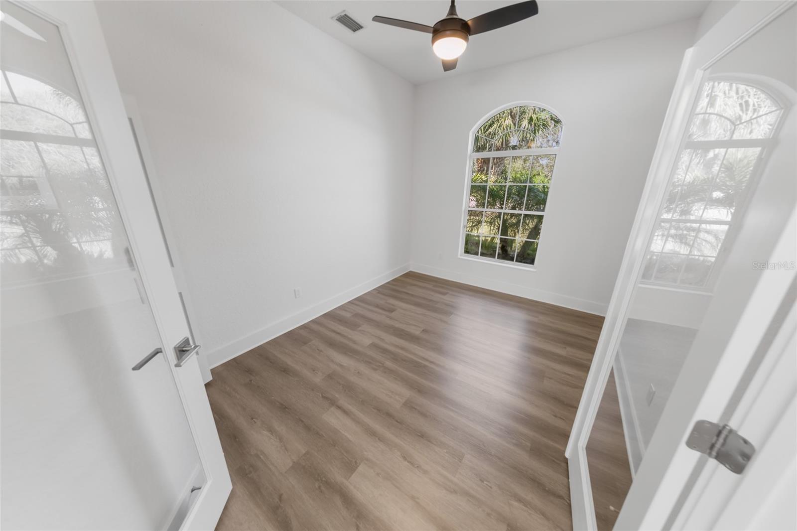 Image 41 of 54 For 14 Kelly Bea Court