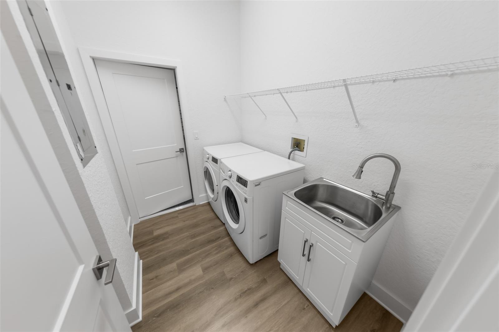 Image 47 of 54 For 14 Kelly Bea Court