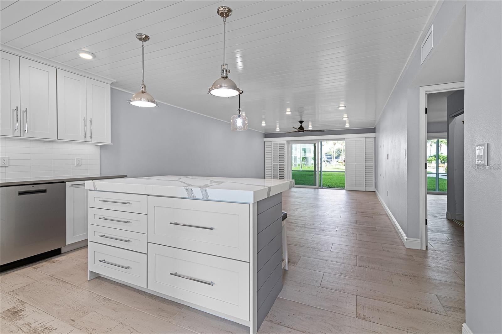 Image 4 of 9 For 325 Causeway  C102