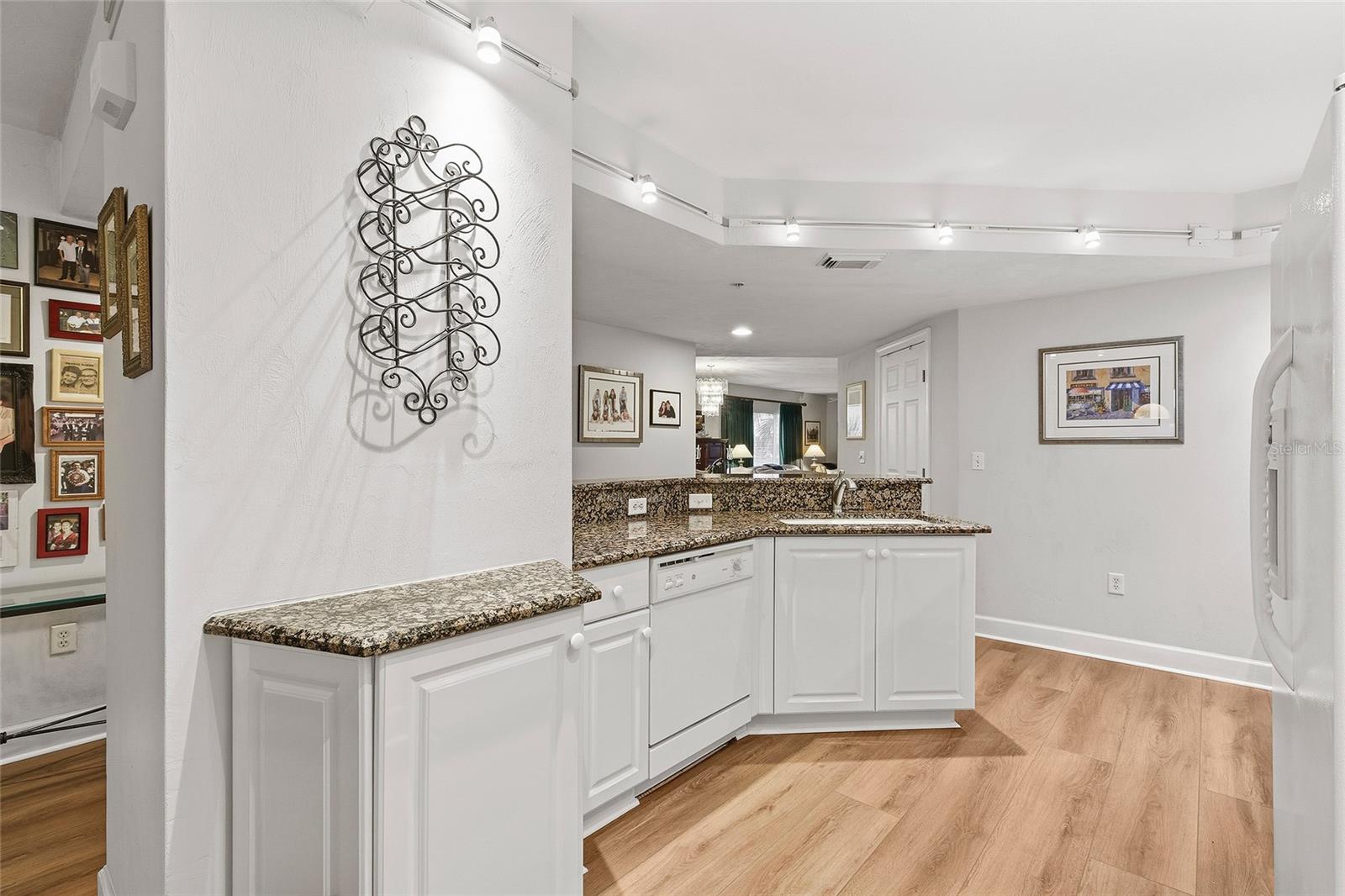 Image 4 of 65 For 426 Bouchelle Drive 301