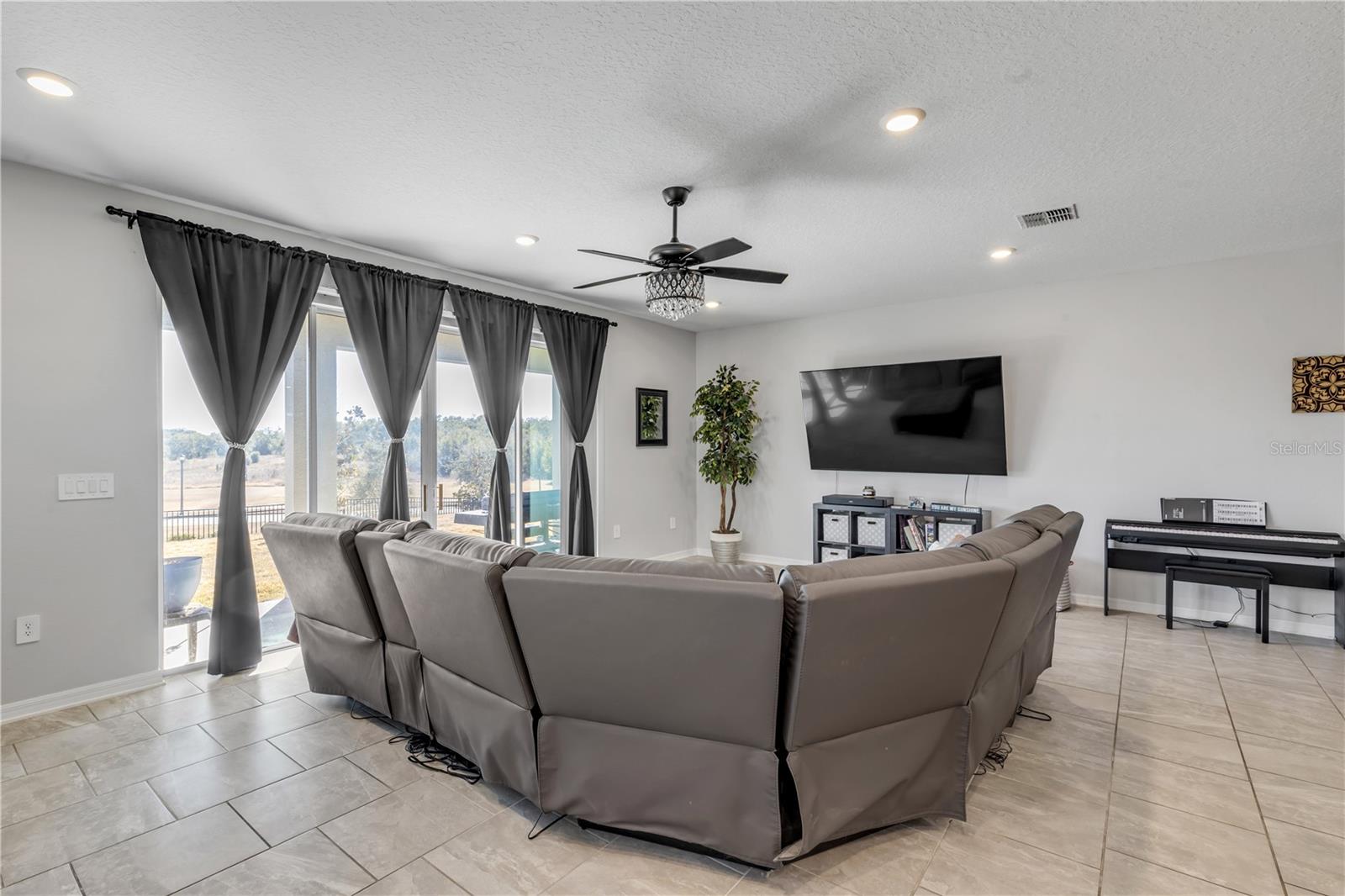 Image 28 of 73 For 5256 Red Coral Circle