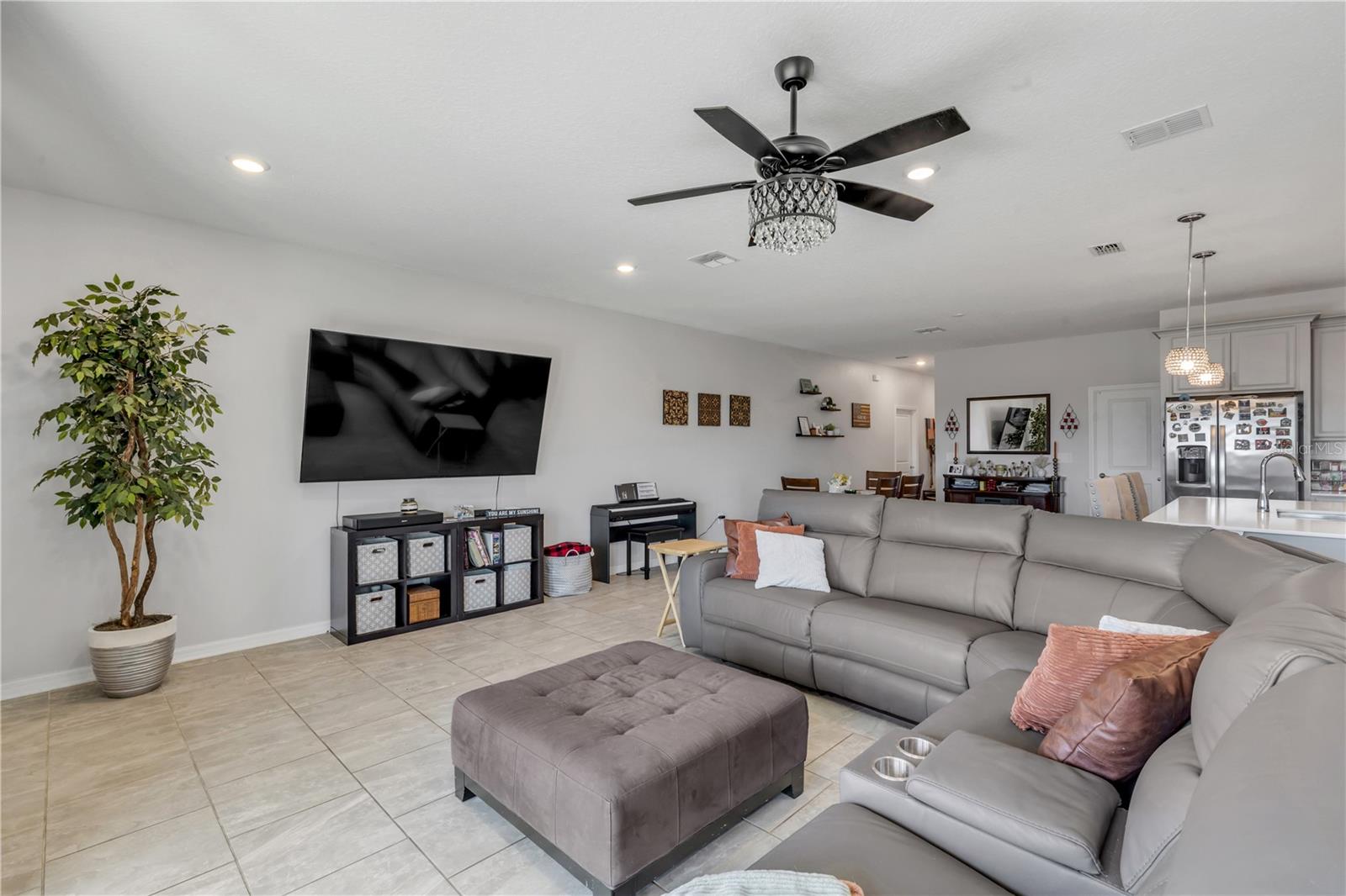 Image 29 of 73 For 5256 Red Coral Circle