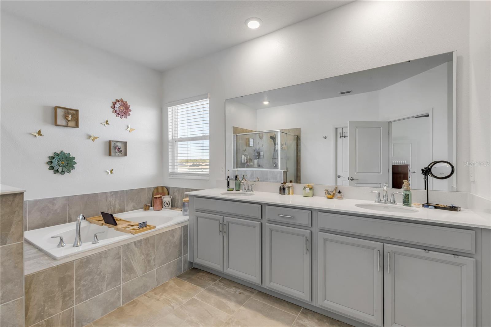 Image 46 of 73 For 5256 Red Coral Circle