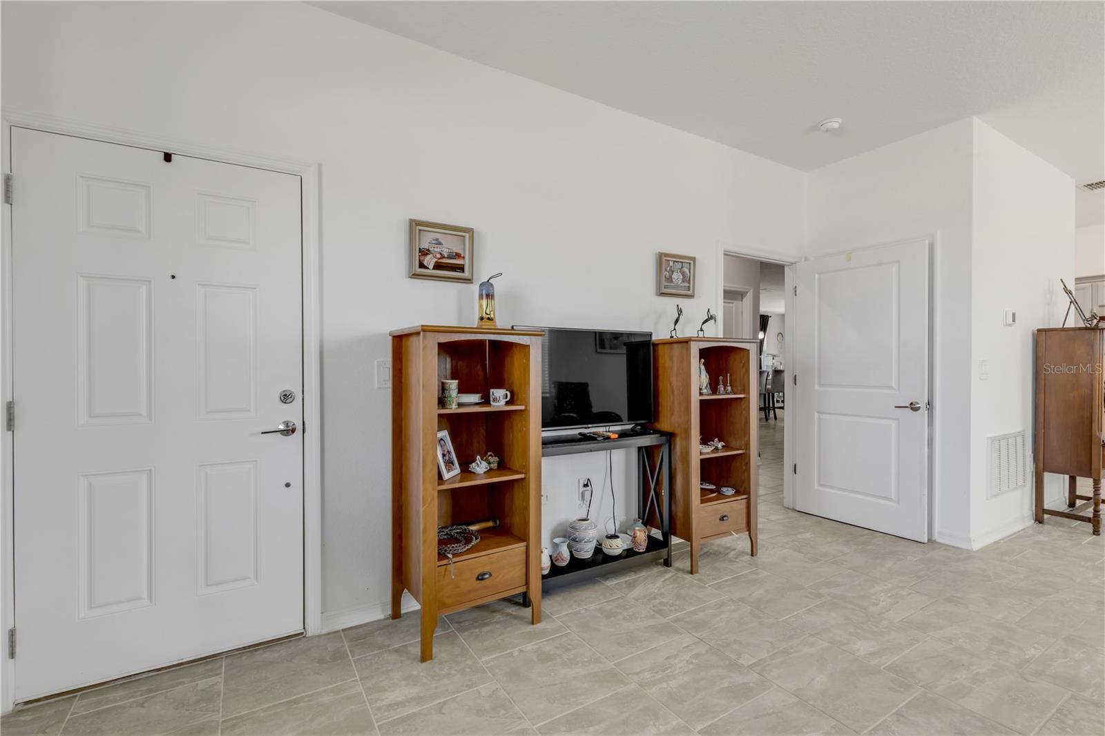 Image 5 of 73 For 5256 Red Coral Circle