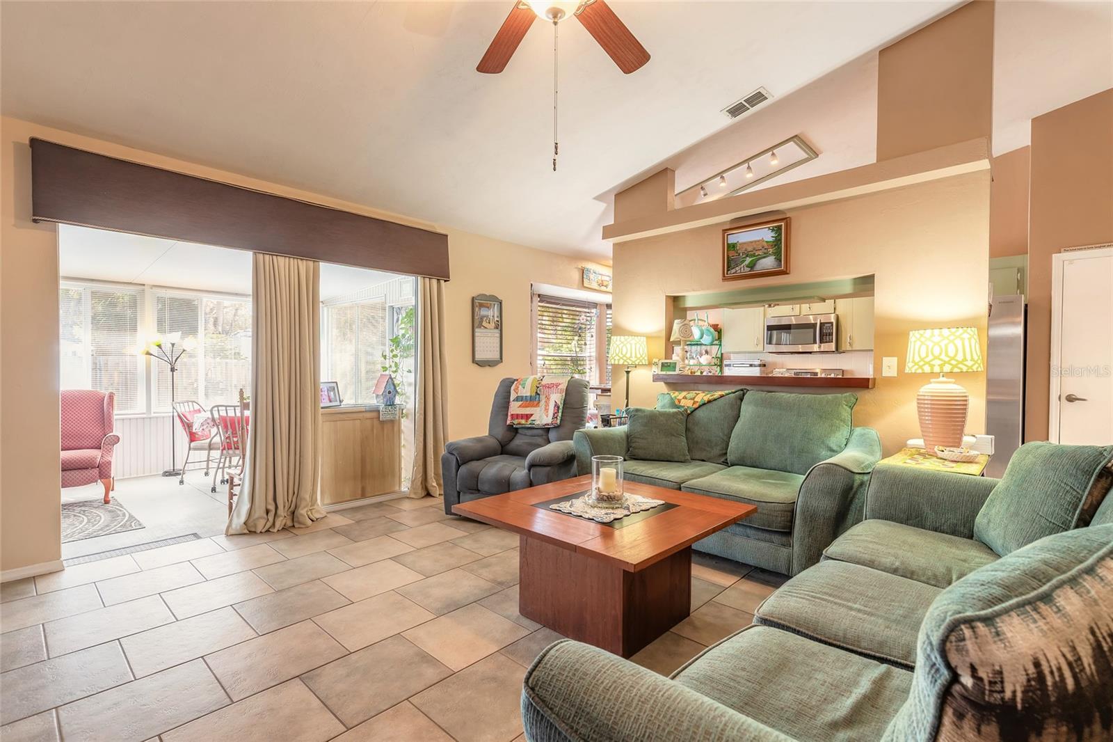 Image 10 of 39 For 1046 Pocatello Court