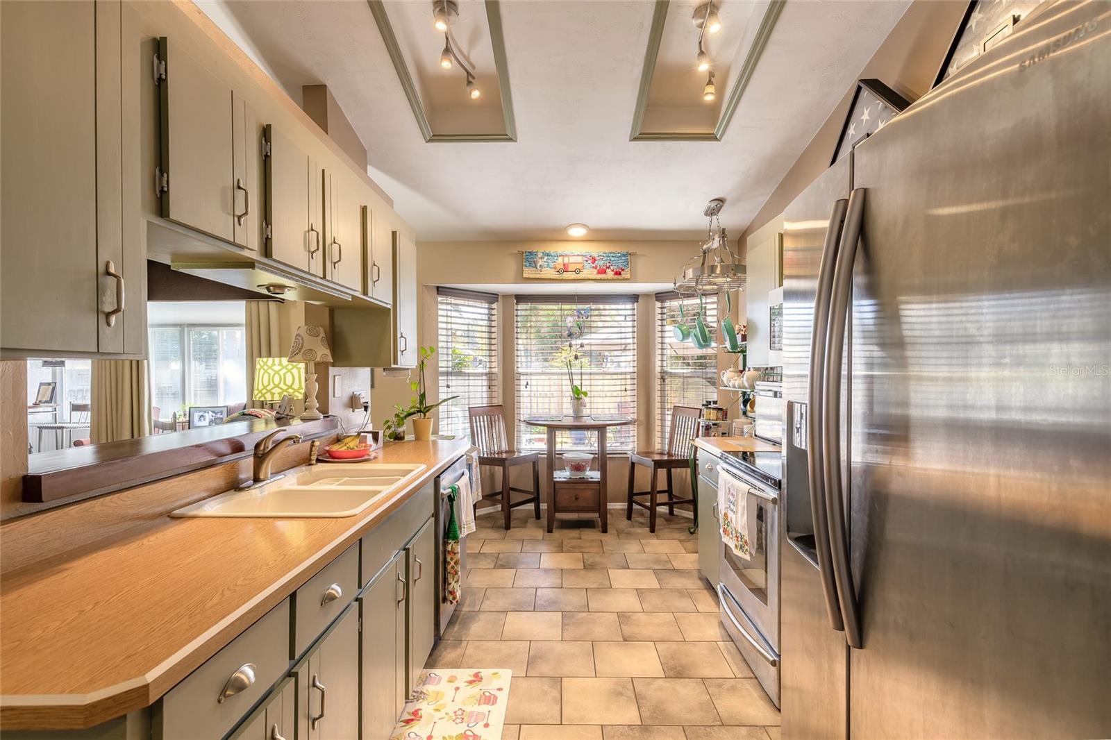 Image 13 of 39 For 1046 Pocatello Court