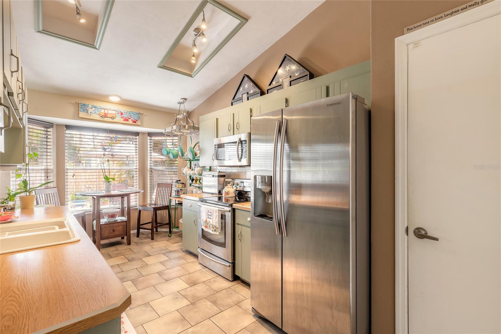 Image 14 of 39 For 1046 Pocatello Court