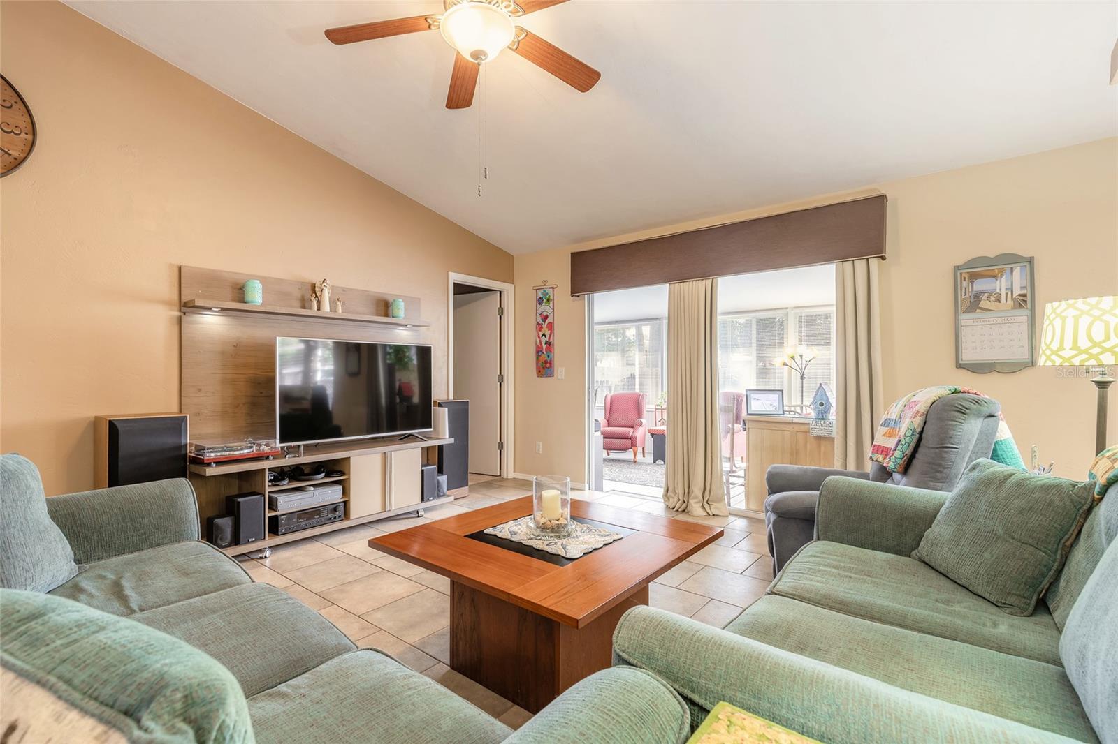 Image 9 of 39 For 1046 Pocatello Court