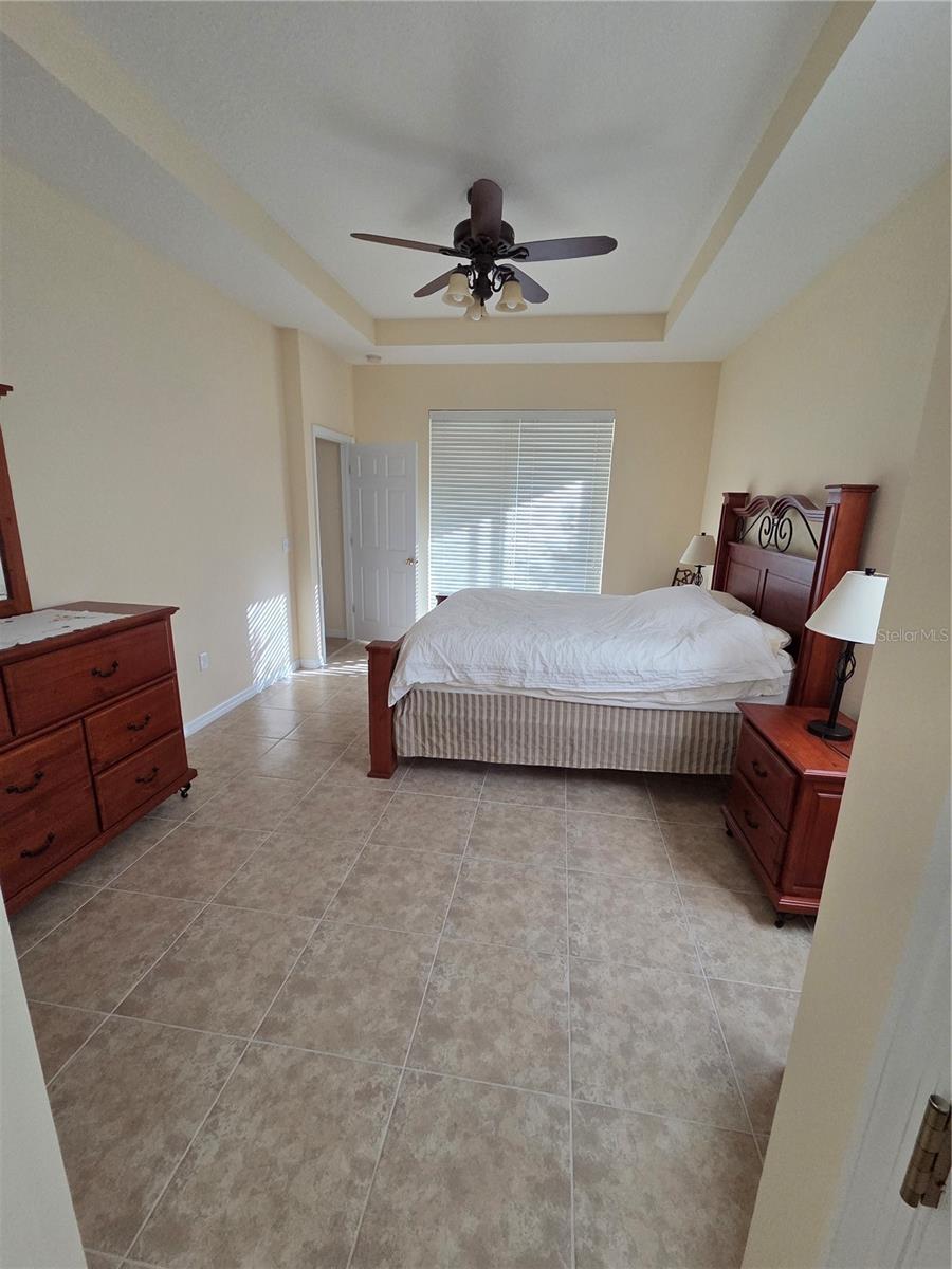 Image 11 of 32 For 527 Safe Harbor Drive