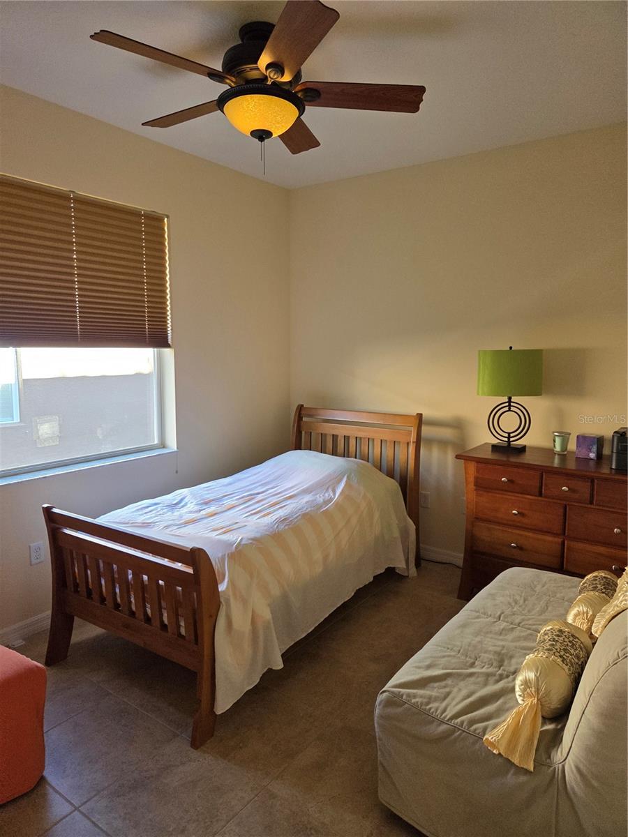 Image 15 of 32 For 527 Safe Harbor Drive