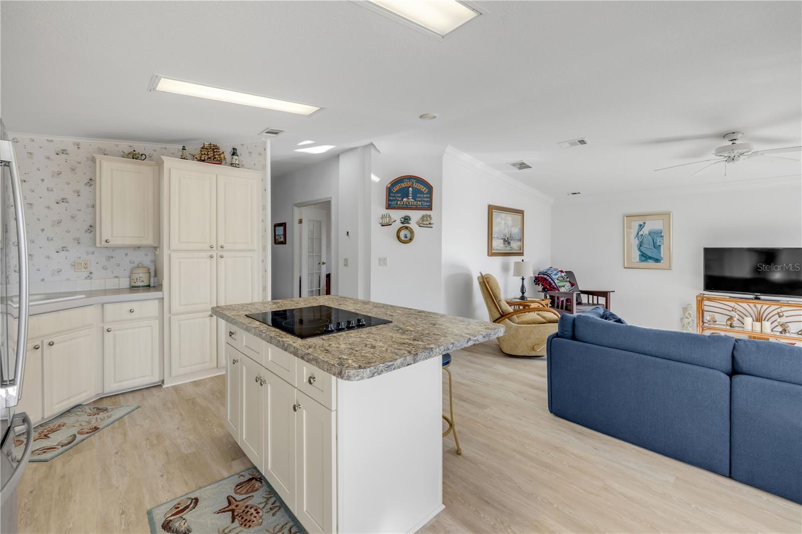 Image 19 of 71 For 290 Navajo Drive