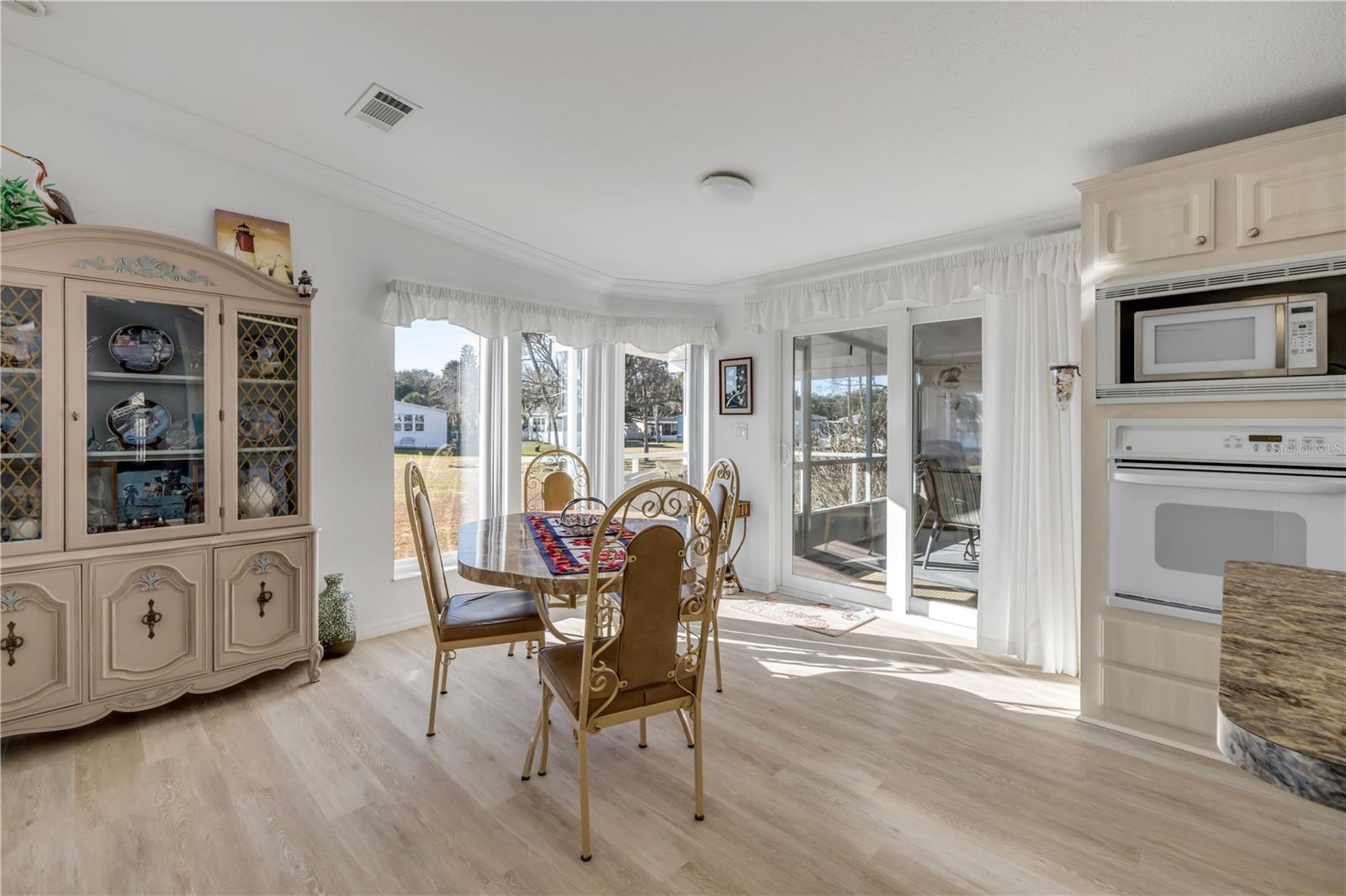 Image 20 of 71 For 290 Navajo Drive